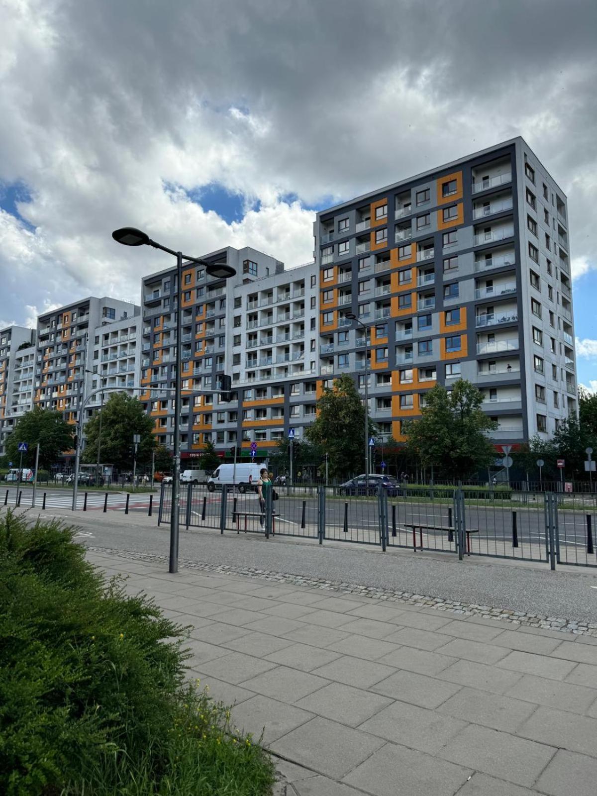 Metro Slodowiec Free Parking