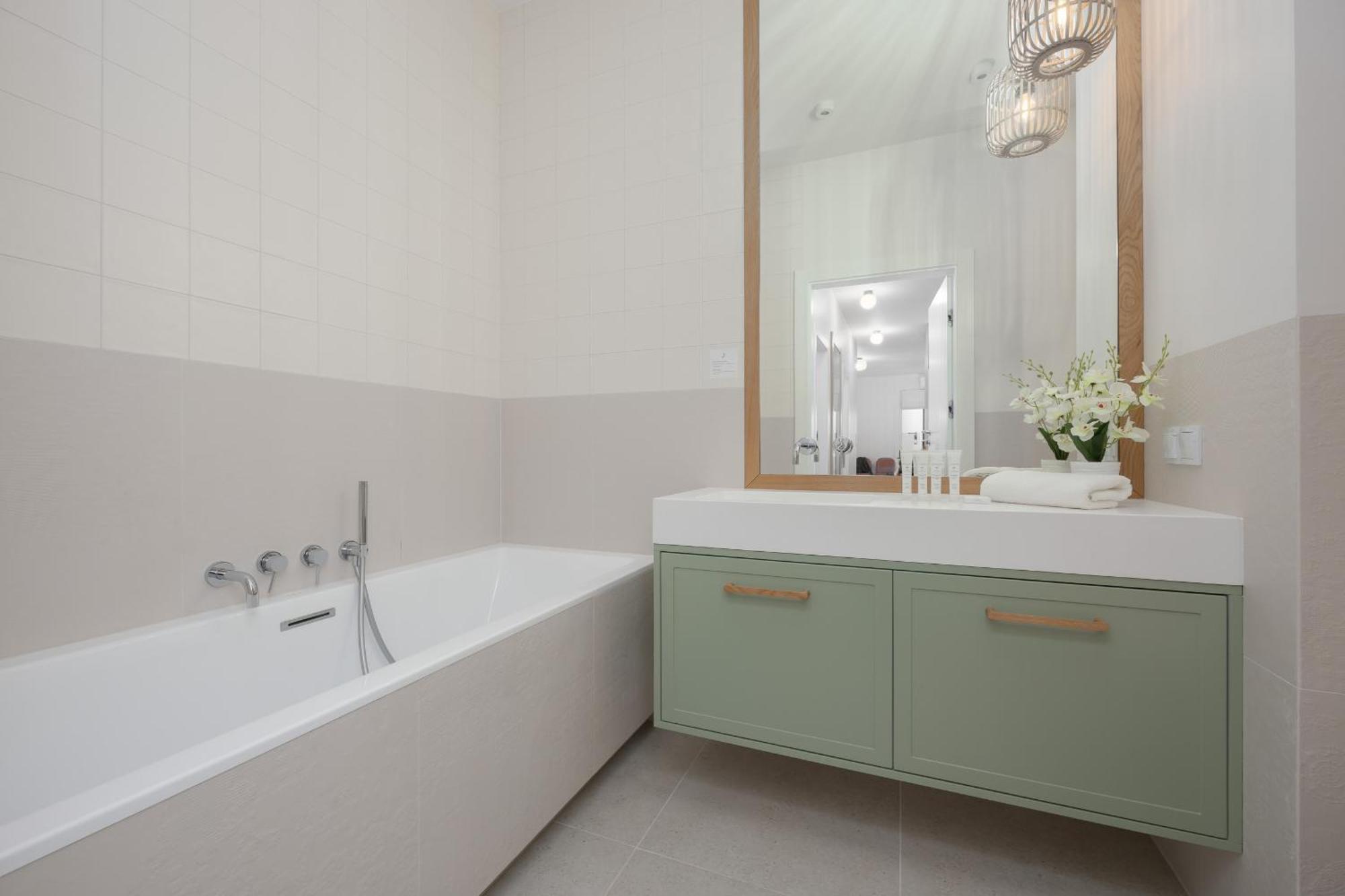 Wilanow Family With Parking & Gym By Renters Prestige