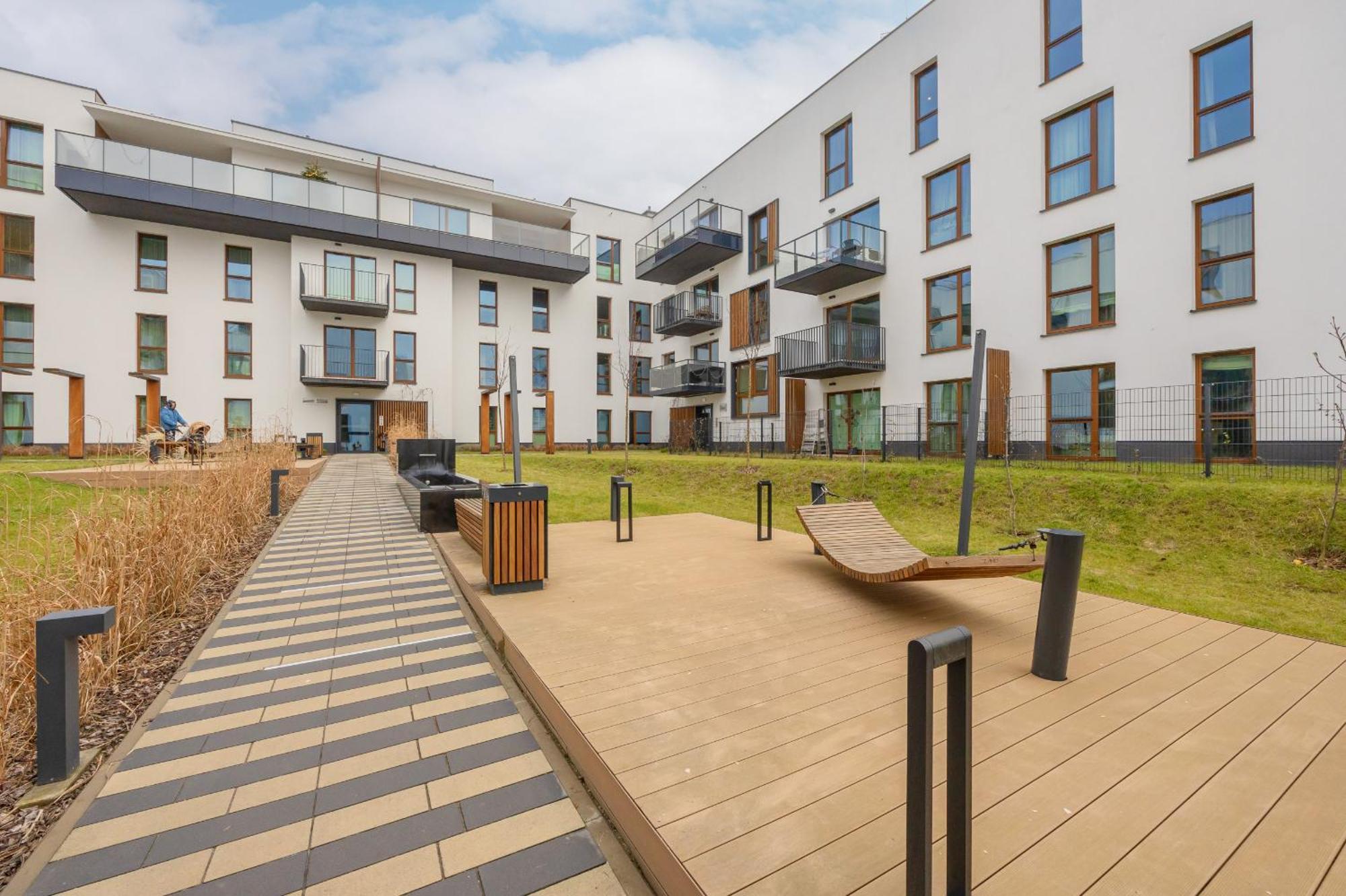 Wilanow Family With Parking & Gym By Renters Prestige Apartment
