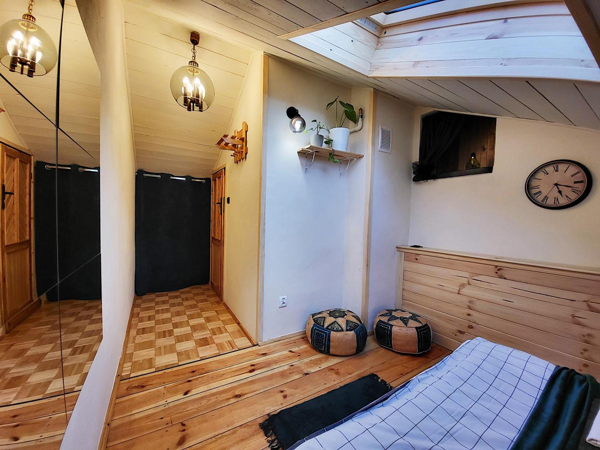 Bed & Breakfast Husarska 60