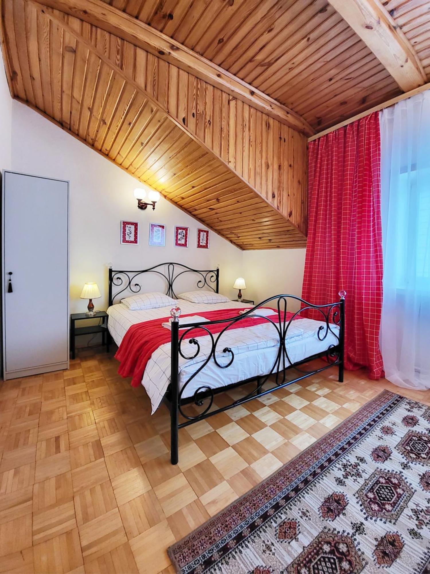 Husarska 60 Bed & Breakfast Warsaw