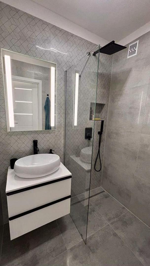 Sunny 3-room Appartement, Near National Stadium *