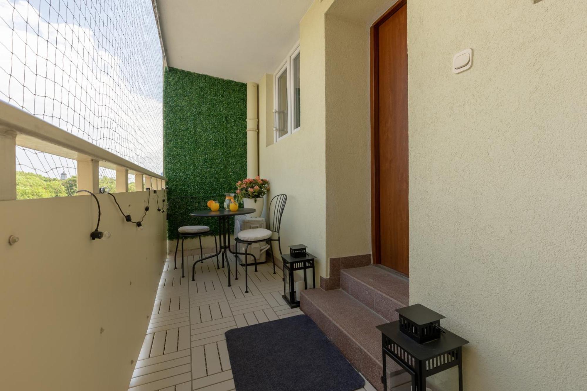 Senatorska By Renters Warsaw