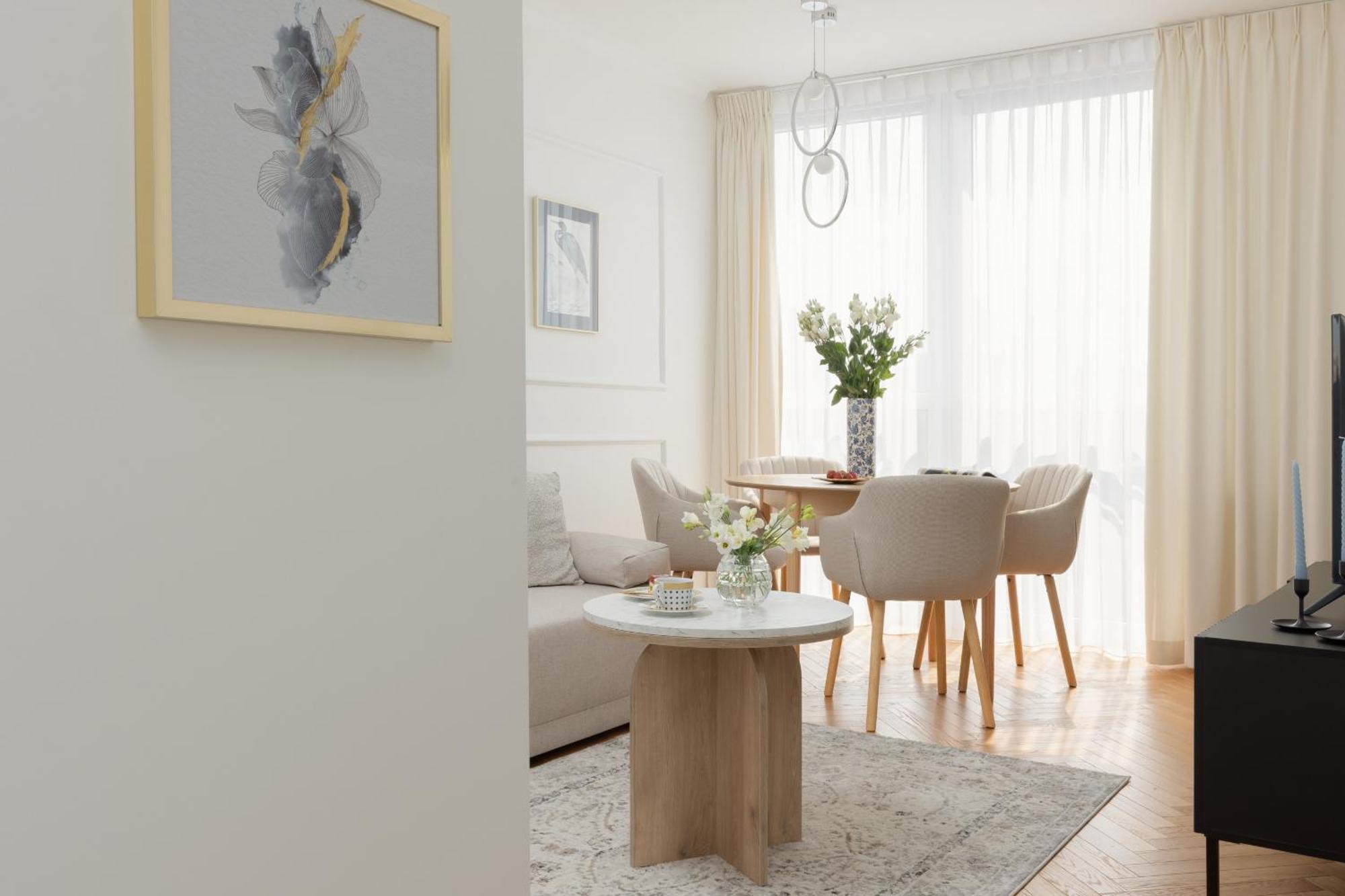 Senatorska By Renters Apartment