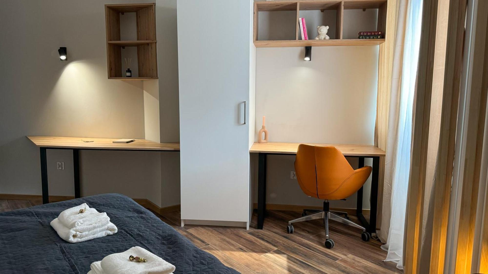 A1 - Kings Big - Haven - Two Shared Bathrooms Warsaw