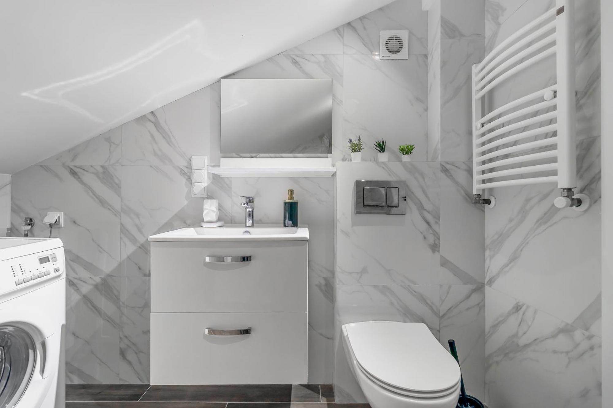 Close-golden In - Marcinkowskiego Apartment