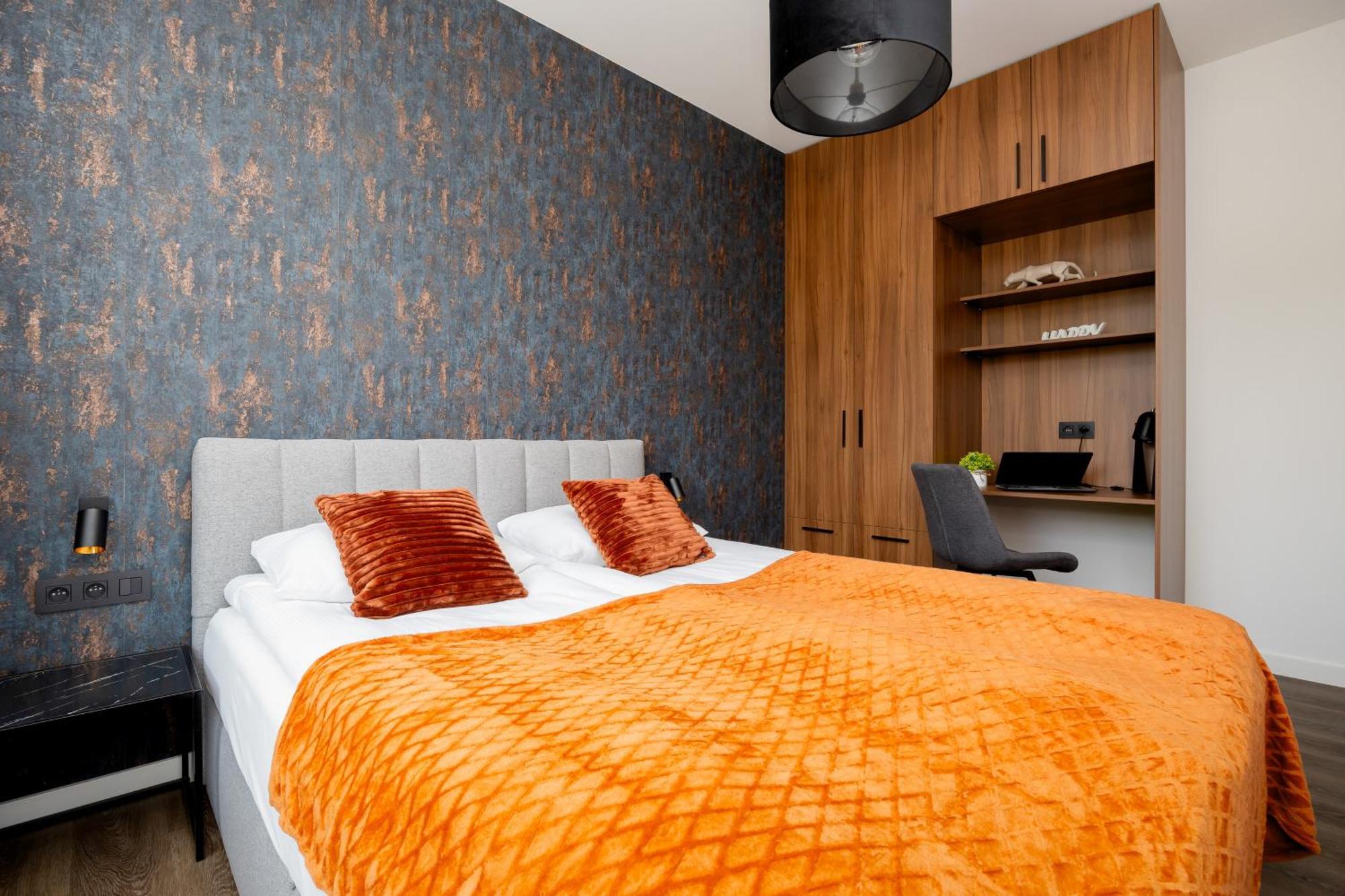Ludwiki Z Parkingiem By Renters Apartment