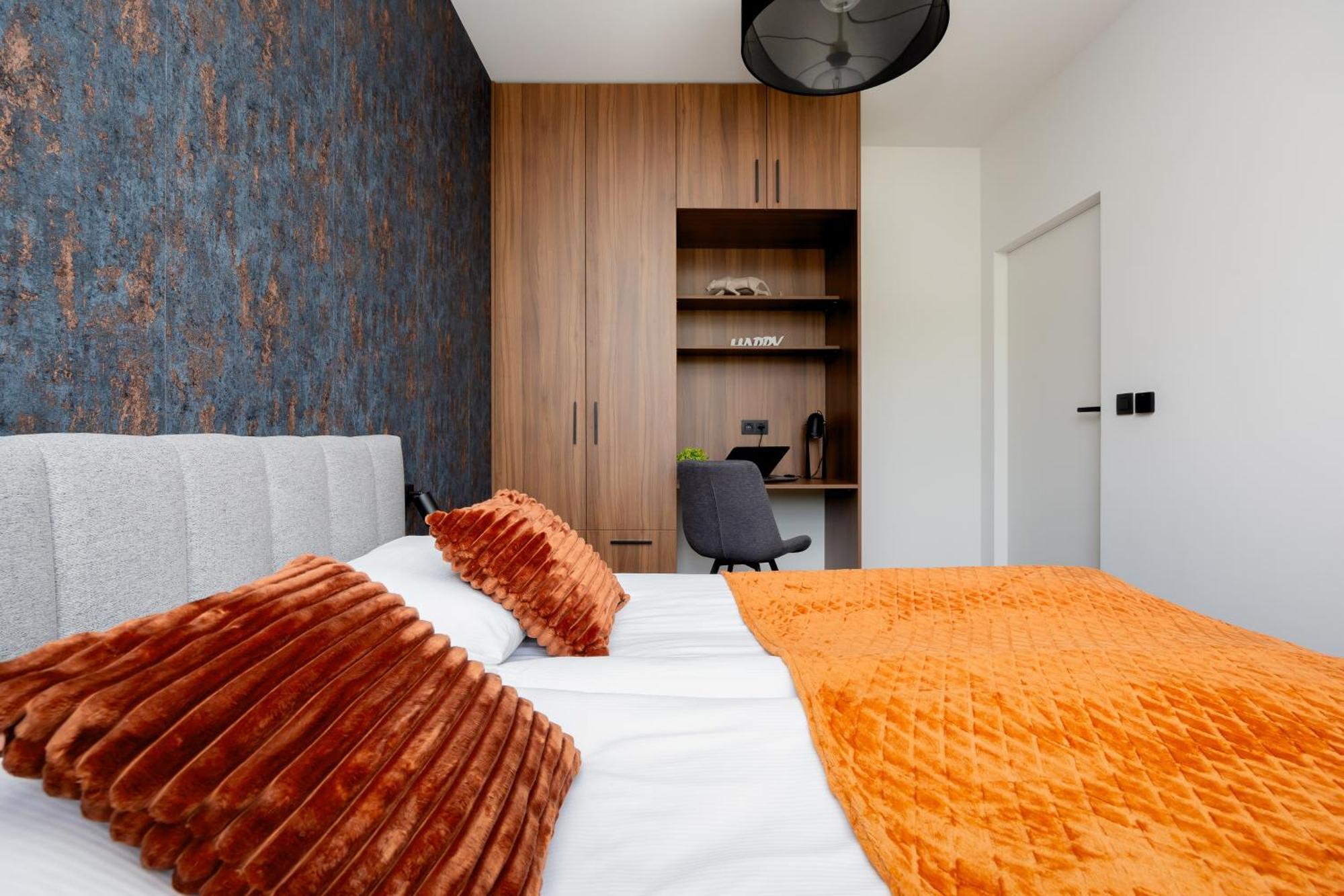 Ludwiki Z Parkingiem By Renters * Warsaw
