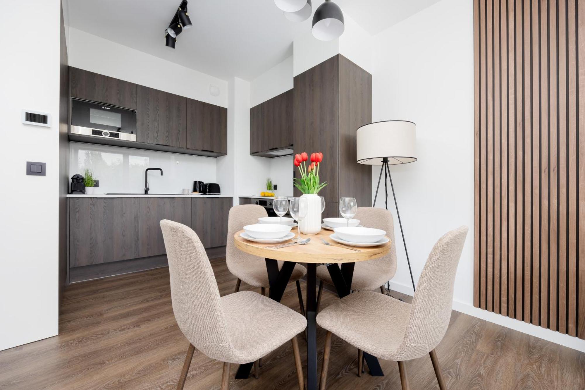 Ludwiki Z Parkingiem By Renters Warsaw