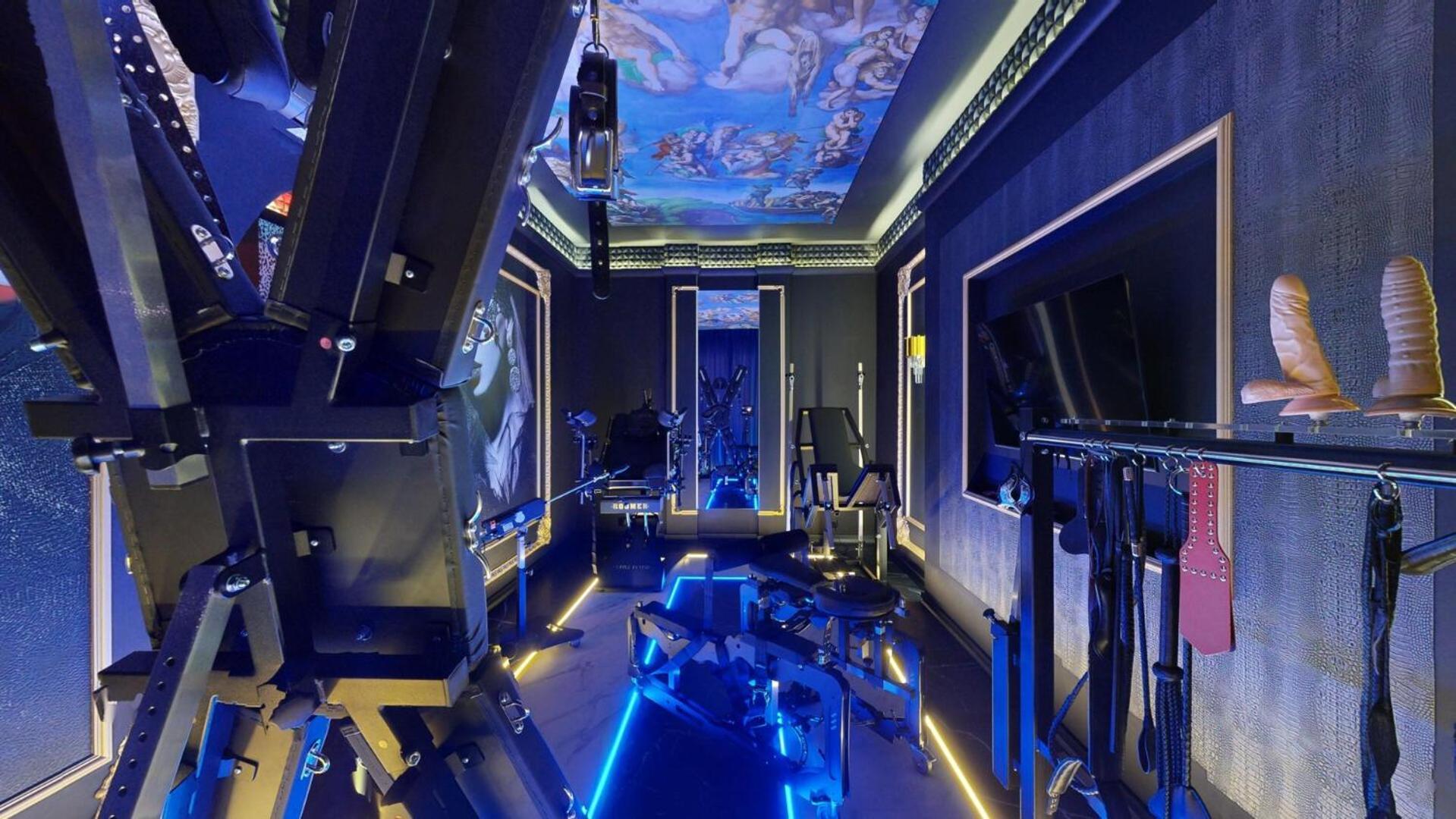 No Limits House - Bdsm Glamour