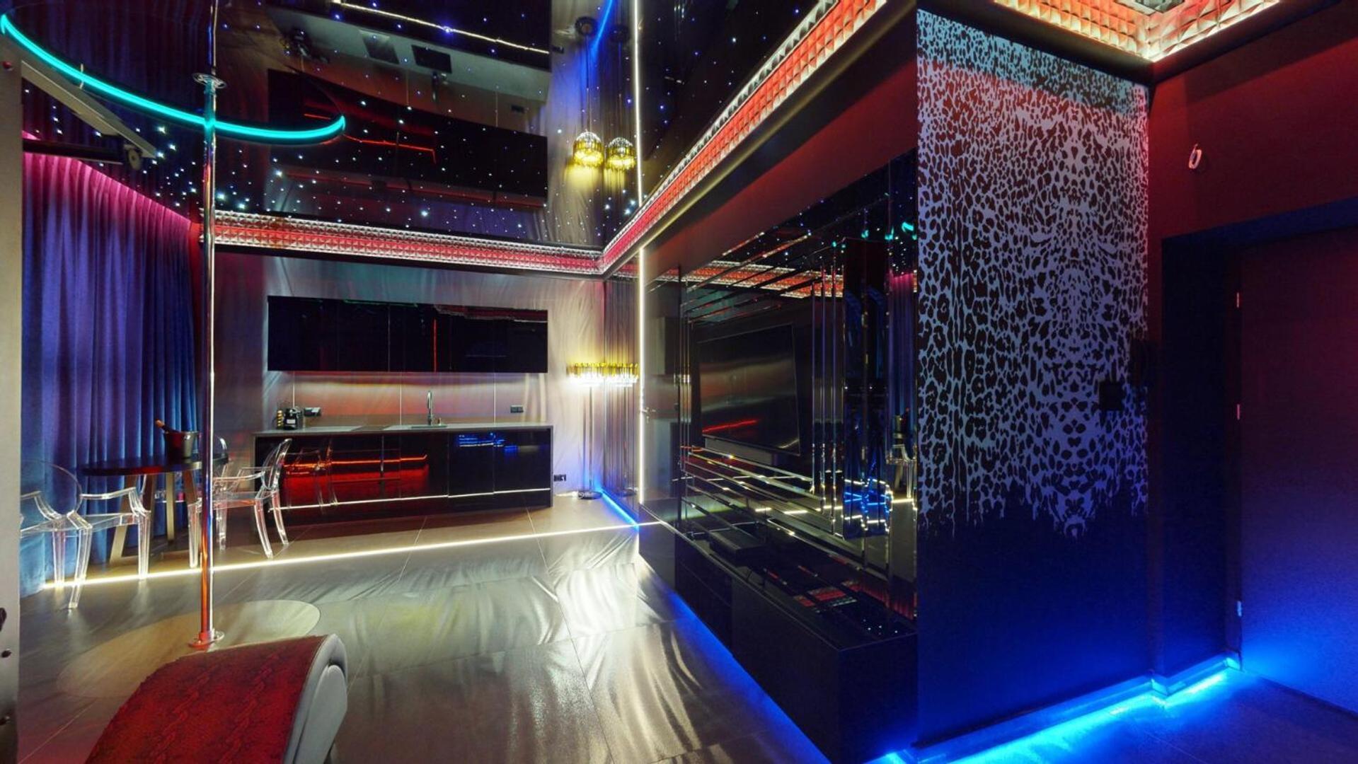 No Limits House - Bdsm Glamour Apartment Warsaw