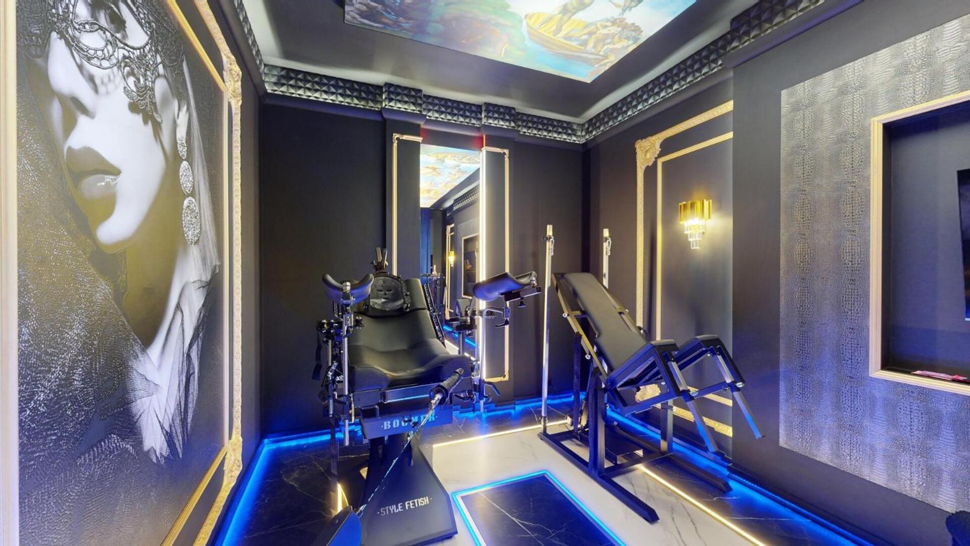 No Limits House - Bdsm Glamour *