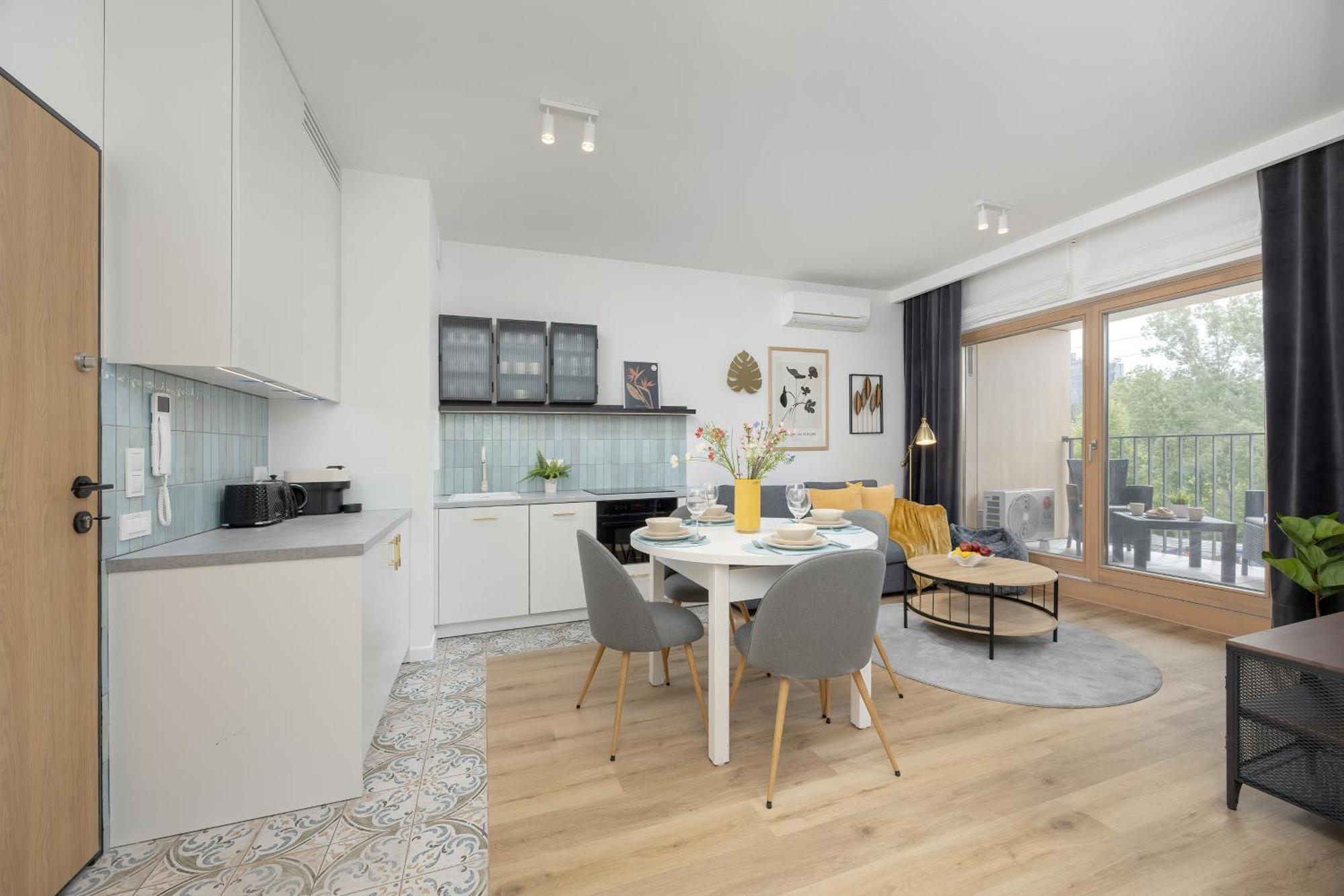 Nowoczesne Z Balkonem Kolejowa Nu Wola By Renters * Varsóvia