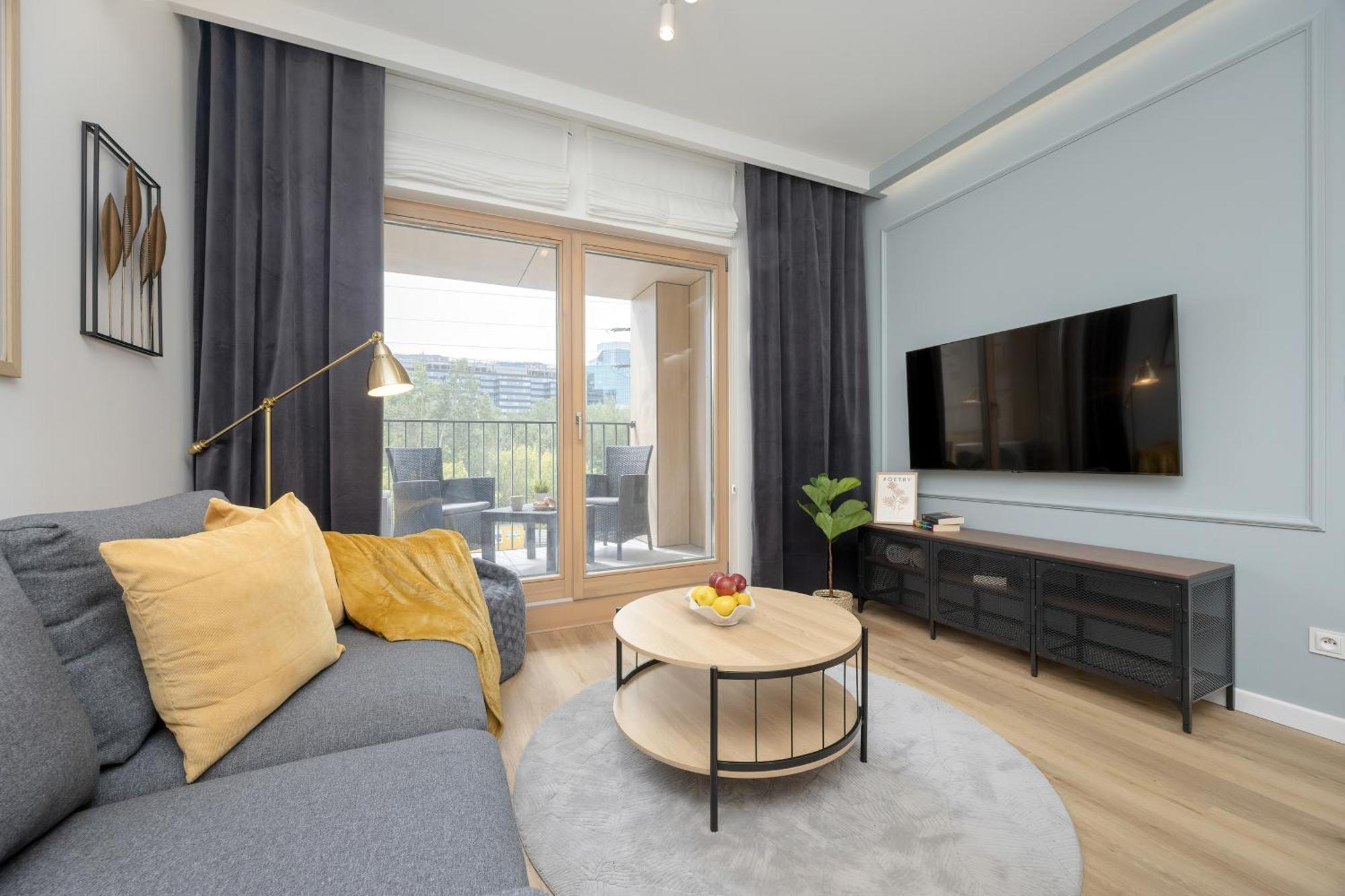 Apartamento Nowoczesne Z Balkonem Kolejowa Nu Wola By Renters *