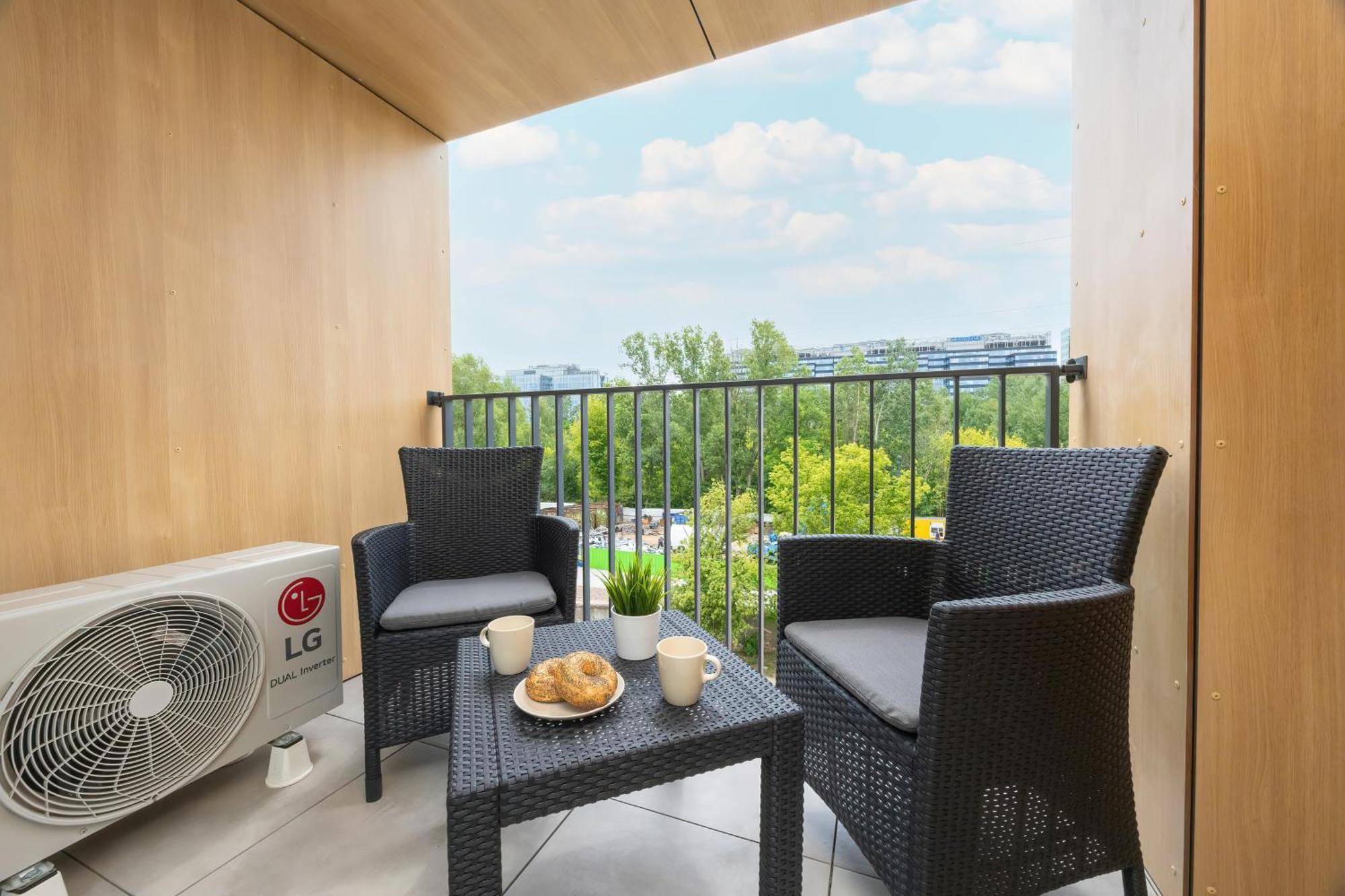 Apartamento Nowoczesne Z Balkonem Kolejowa Nu Wola By Renters