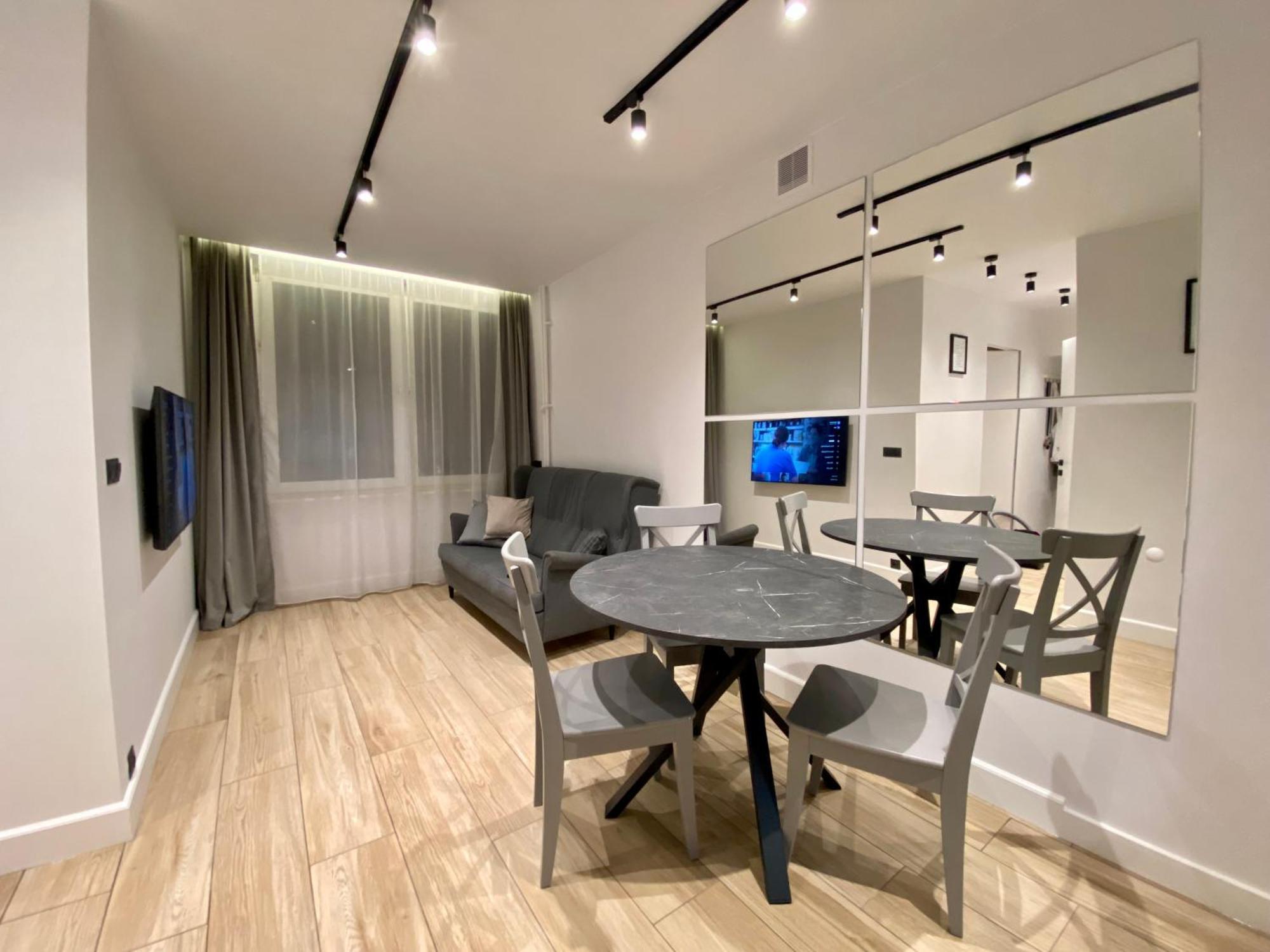 To Host - Old Town Apartment *