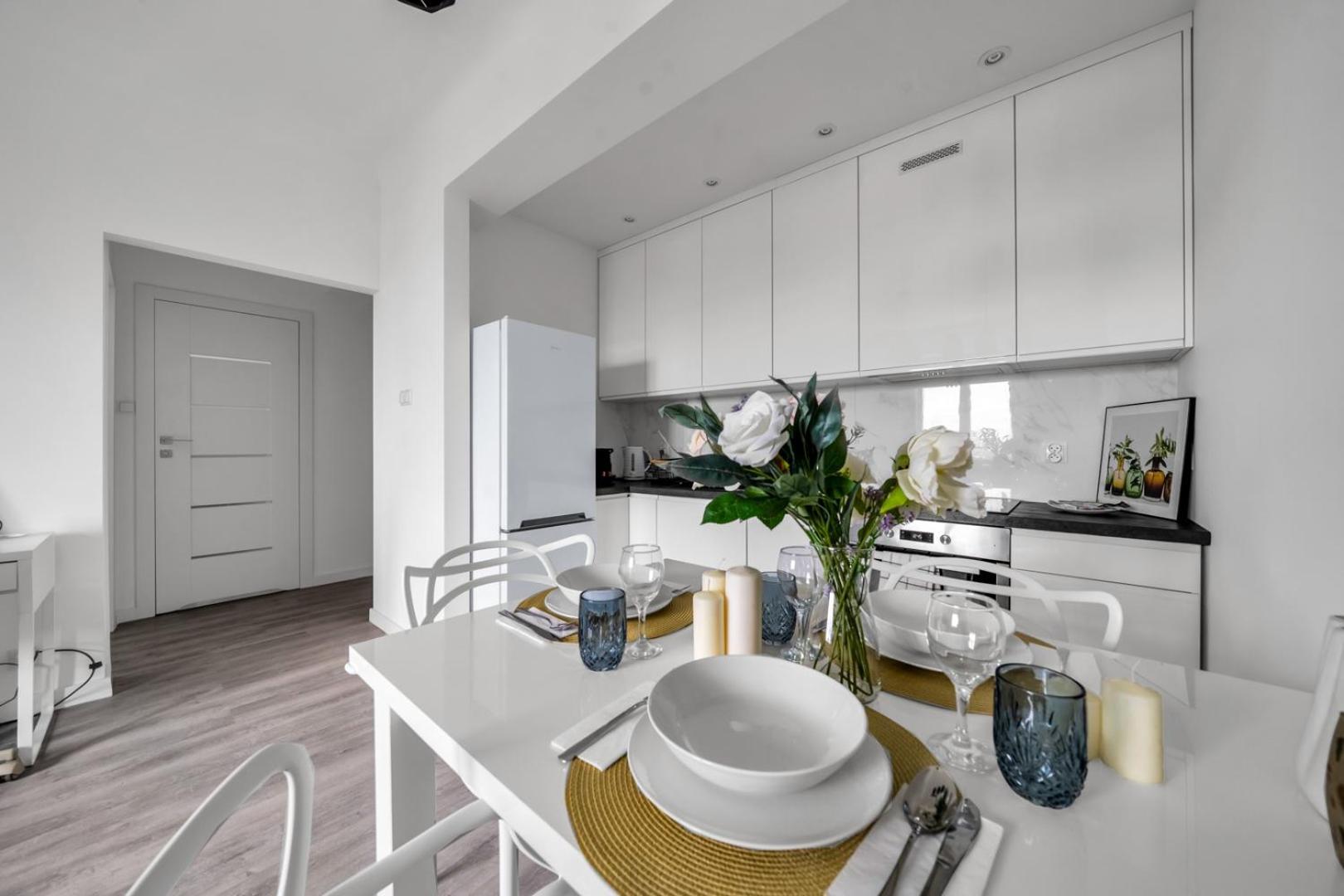 Srodmiescie - 8th Floor, Workspace, Tram - By Rentujemy Apartment *