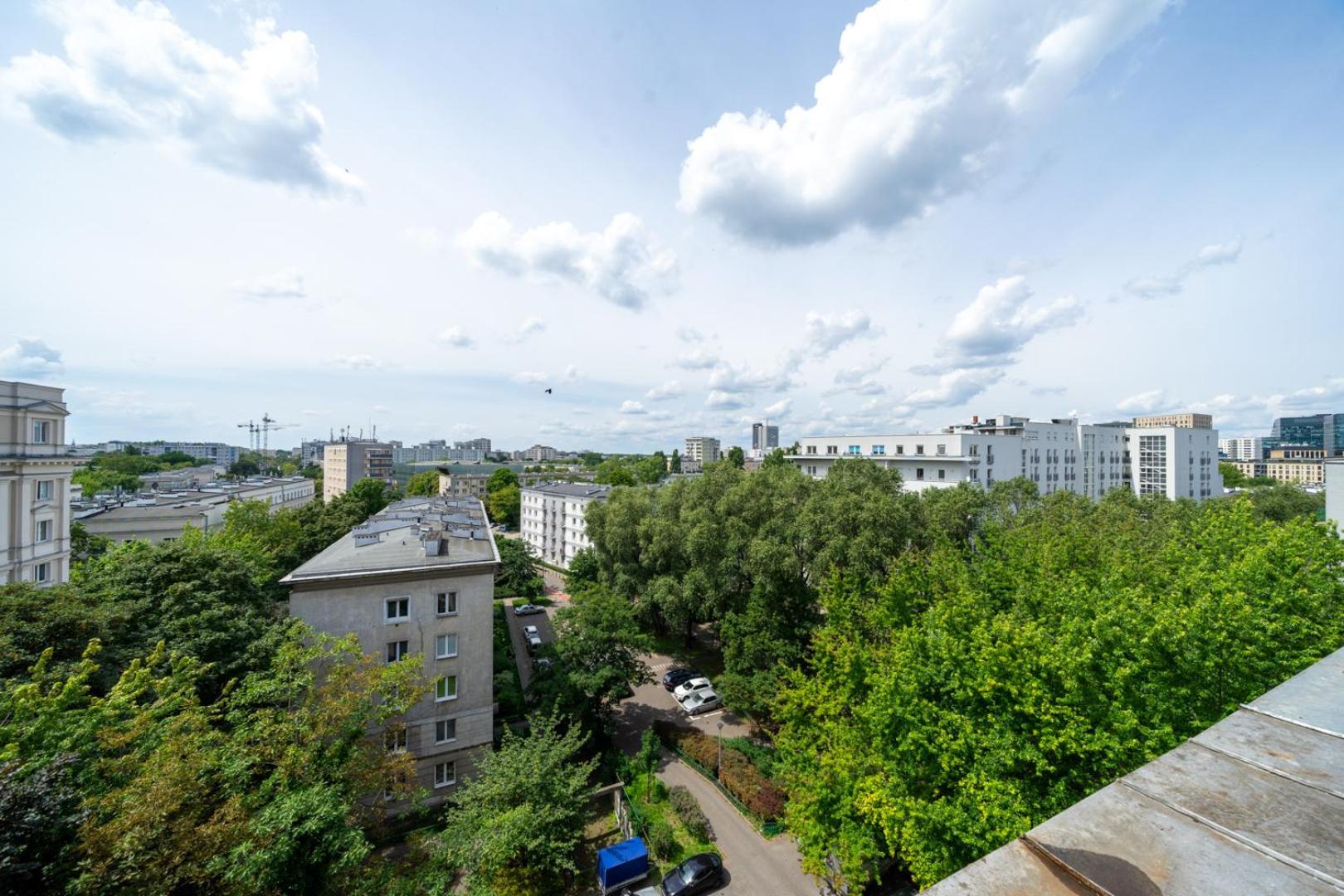 Srodmiescie - 8th Floor, Workspace, Tram - By Rentujemy