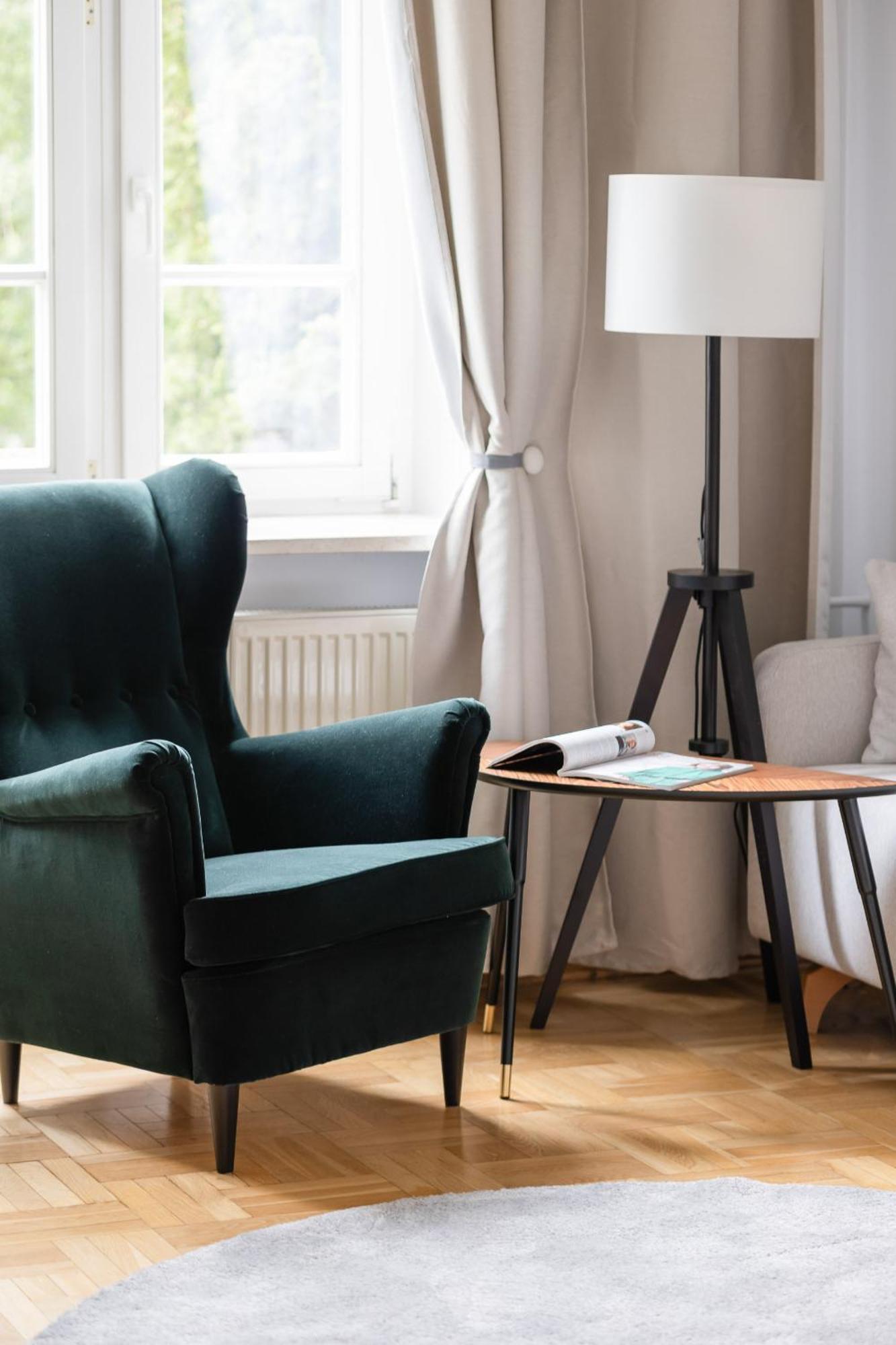 Elegant Filtry With Parking In By Renters Apartment *