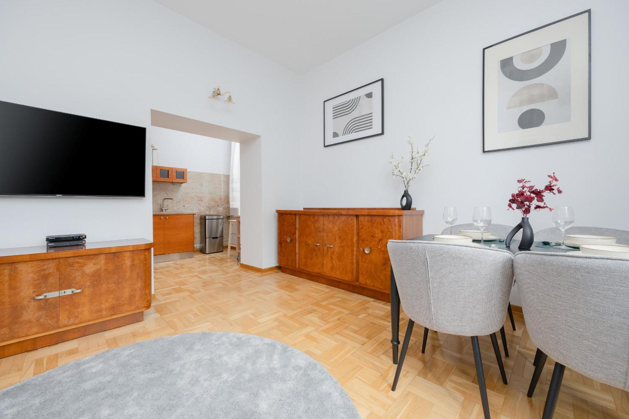 Elegant Filtry With Parking In By Renters Apartment Warsaw