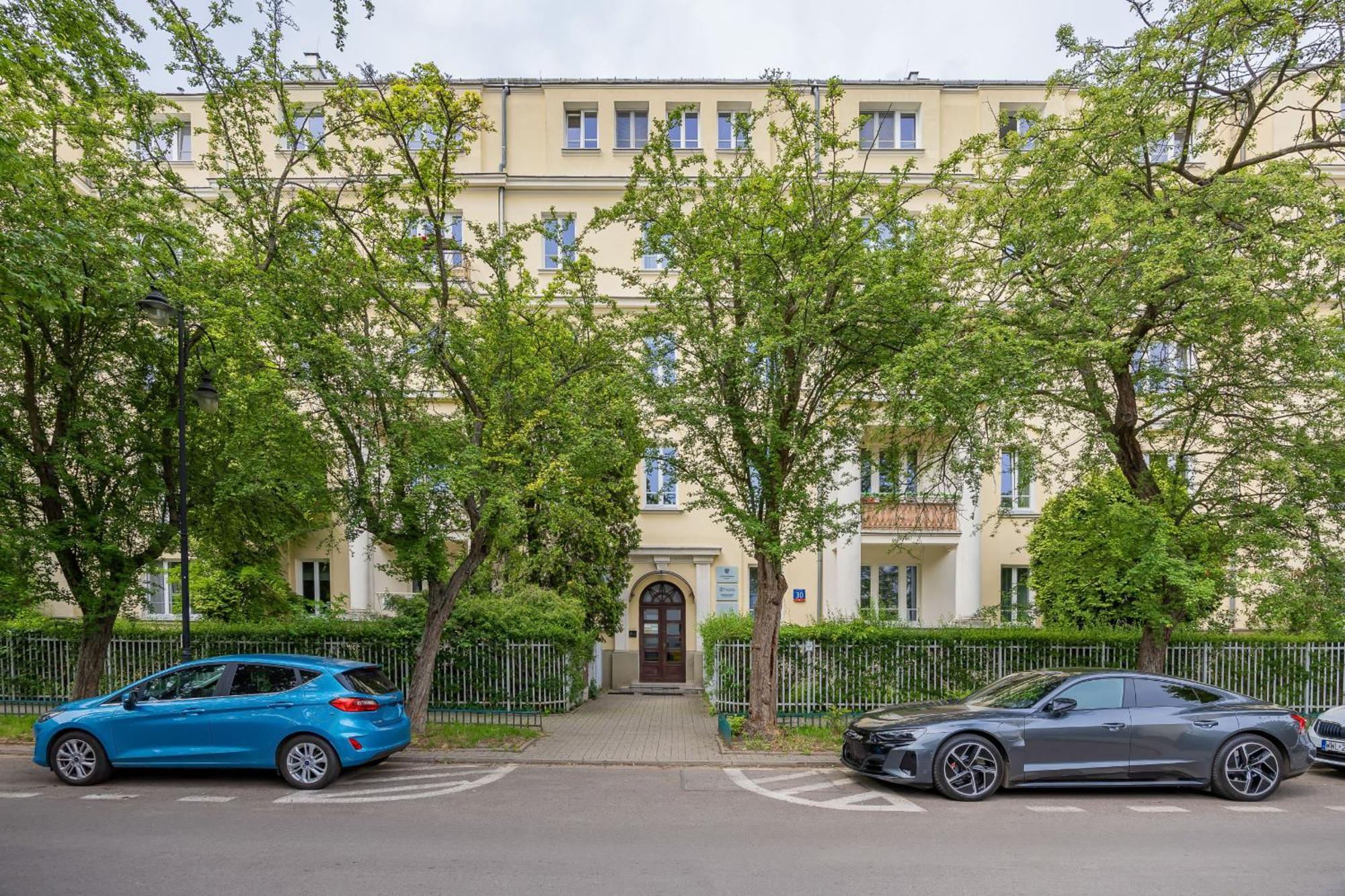 Apartment Elegant Filtry With Parking In By Renters