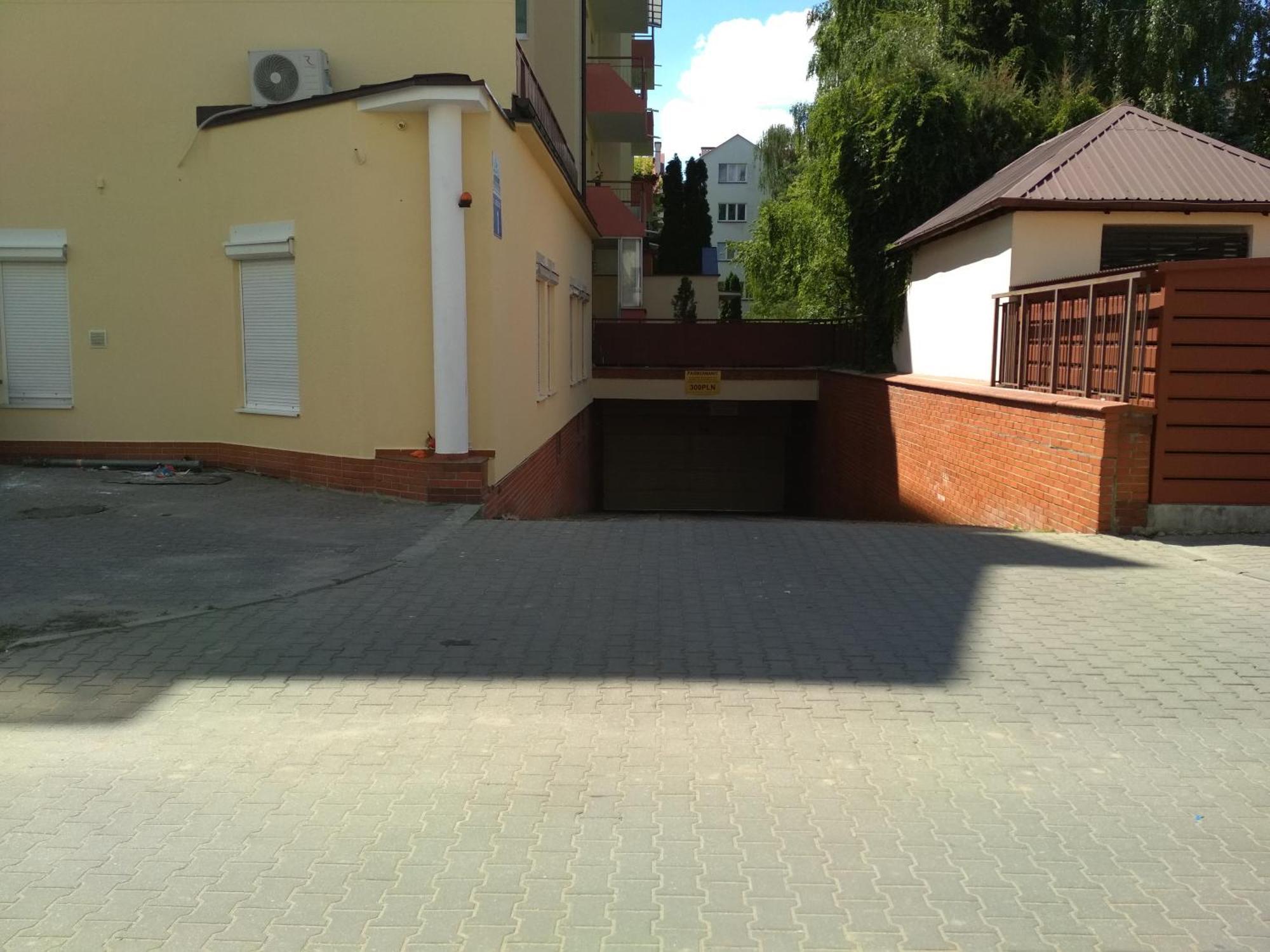 Przy Metrze Kabaty Apartment *