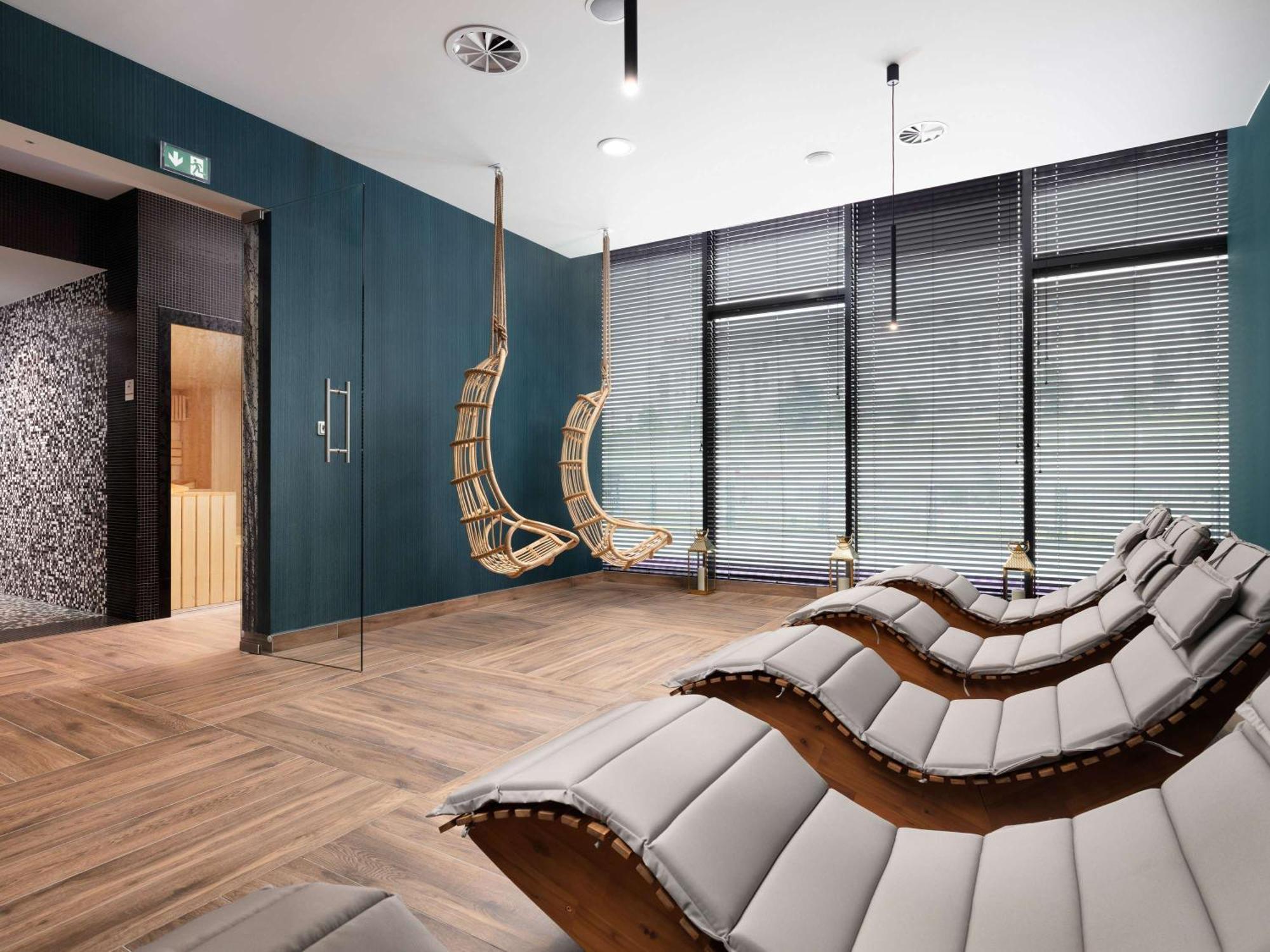 Mercure Ursus Station 4*