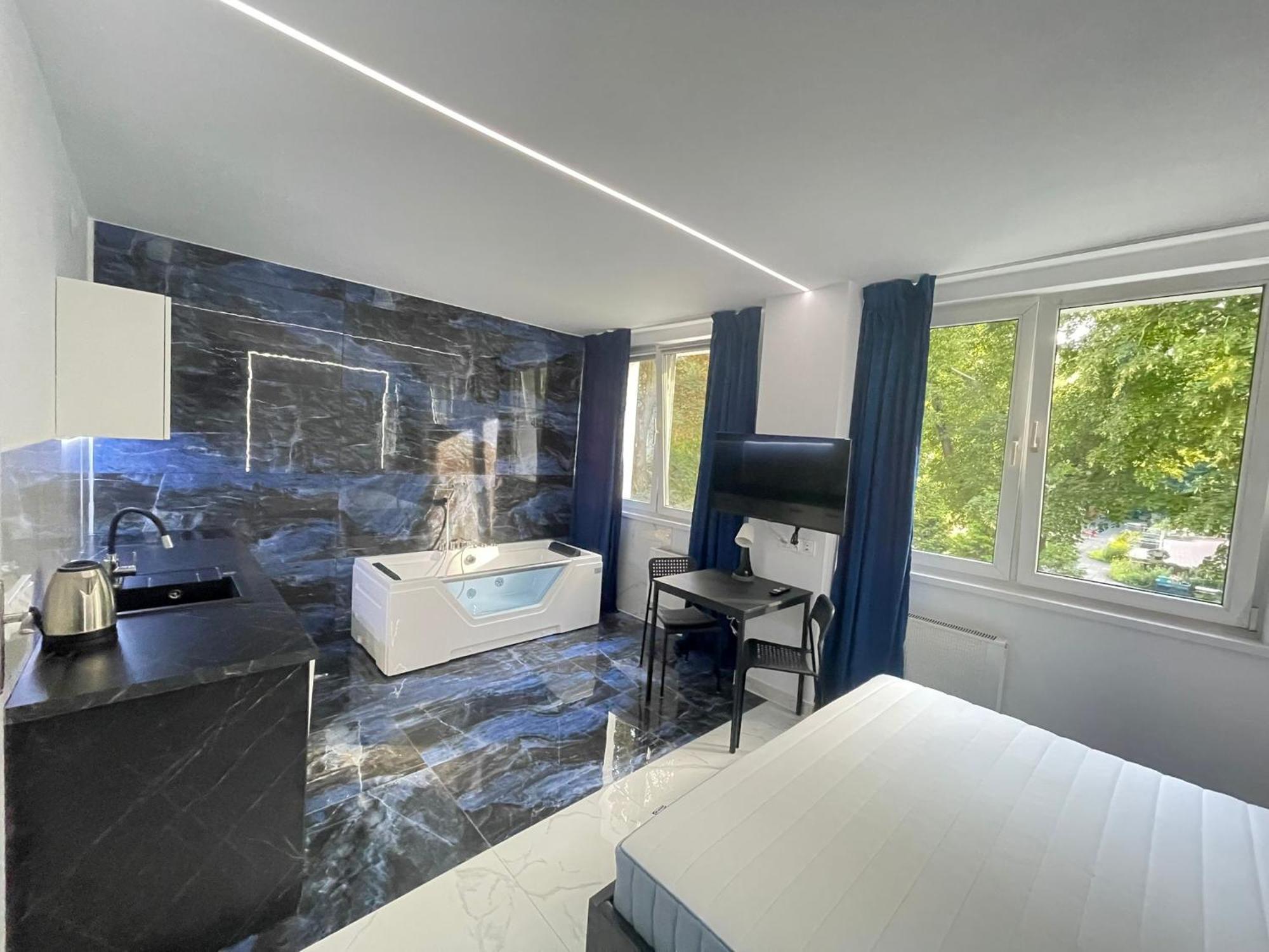 Yourapart Karmelicka Z Jacuzzi Warsaw