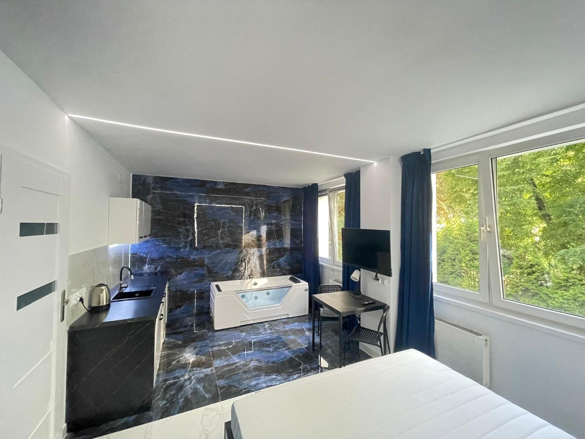 Apartment Yourapart Karmelicka Z Jacuzzi Warsaw