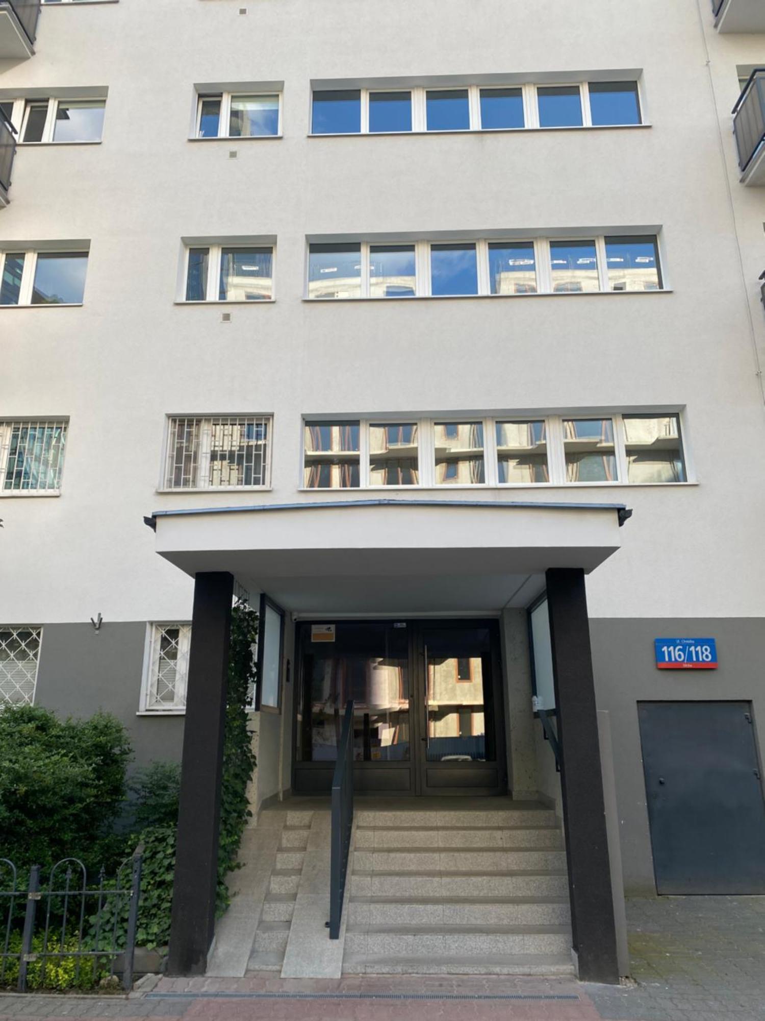 In - C116-118 * Warsaw
