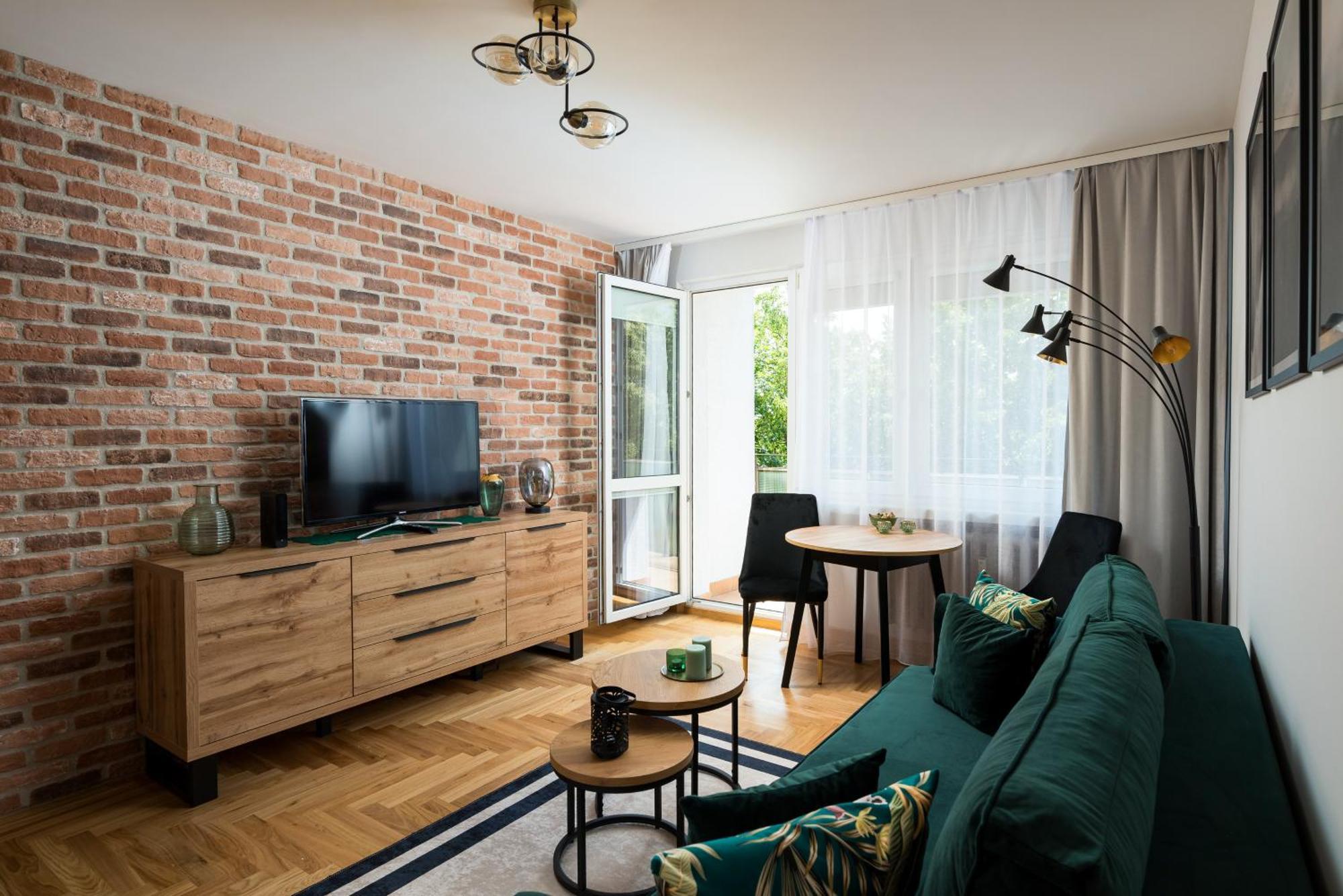 Apartment Burgaska 3-bedroom Warsaw