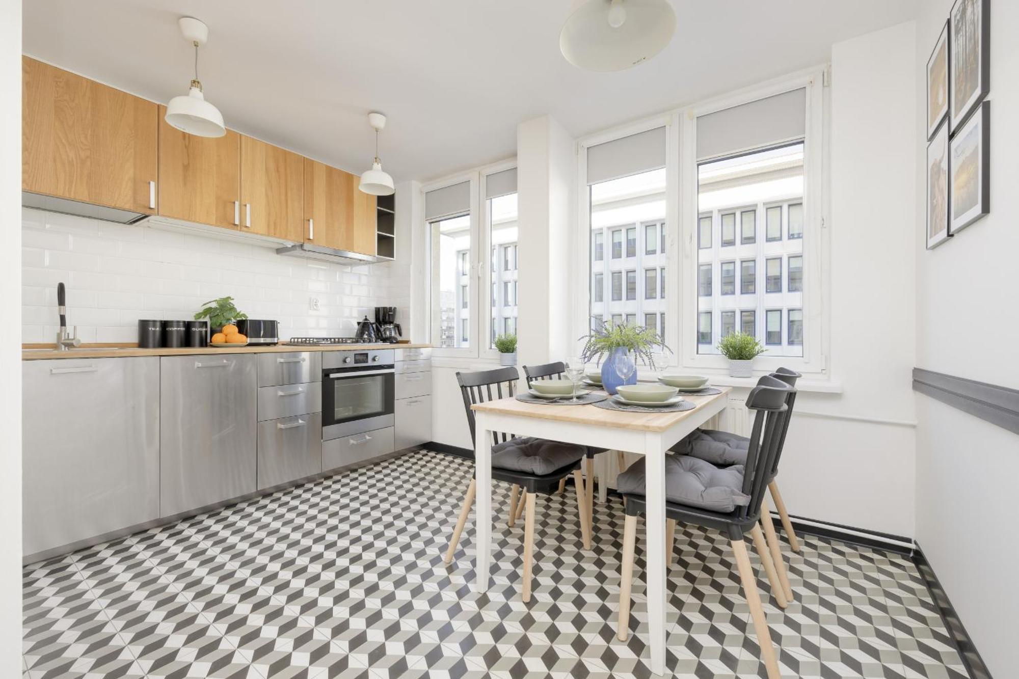 Elegant Grey Wspolna Srodmiescie In By Renters *