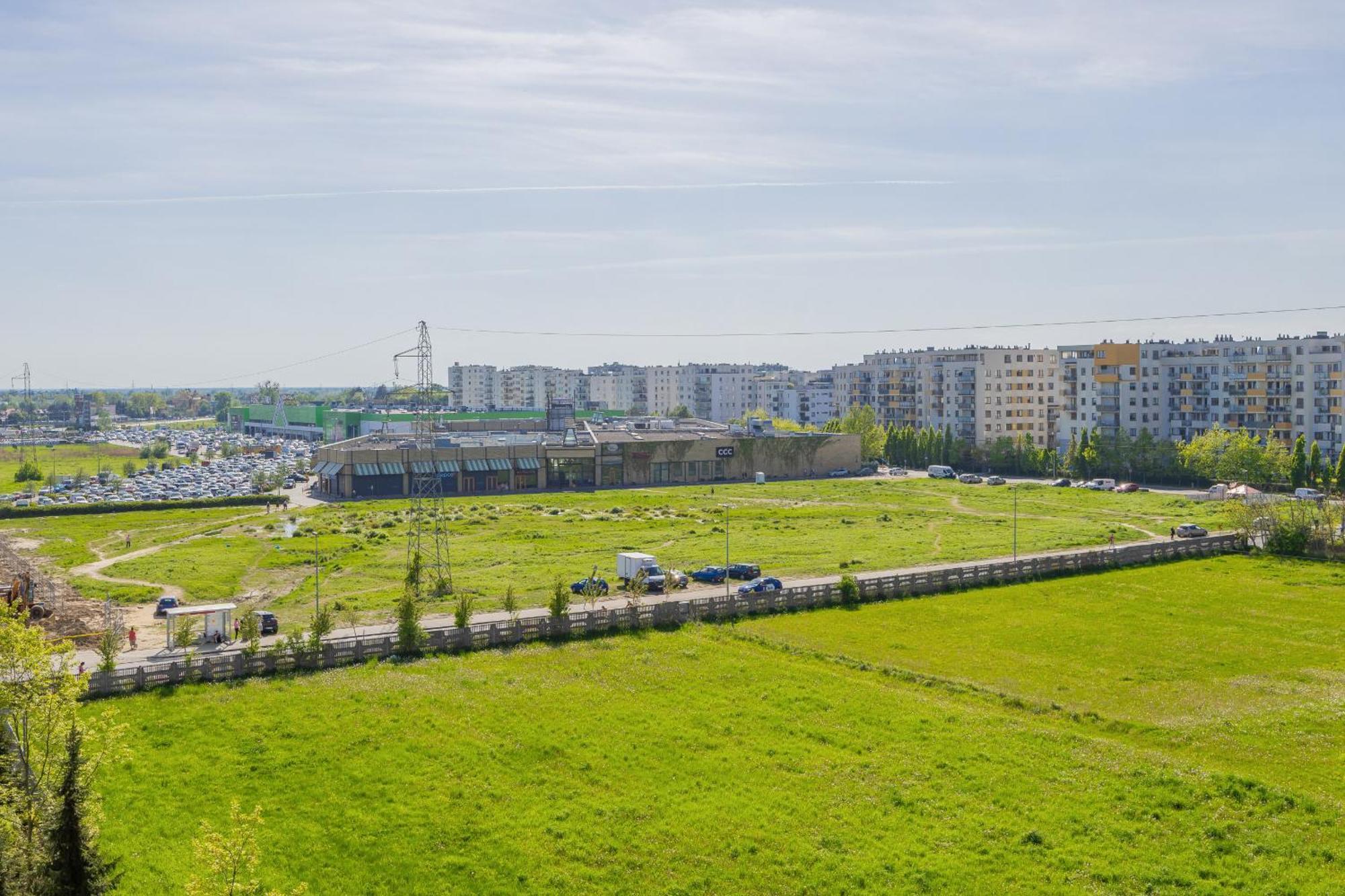 Spacious With Parking And Balcony By Renters Warszawa