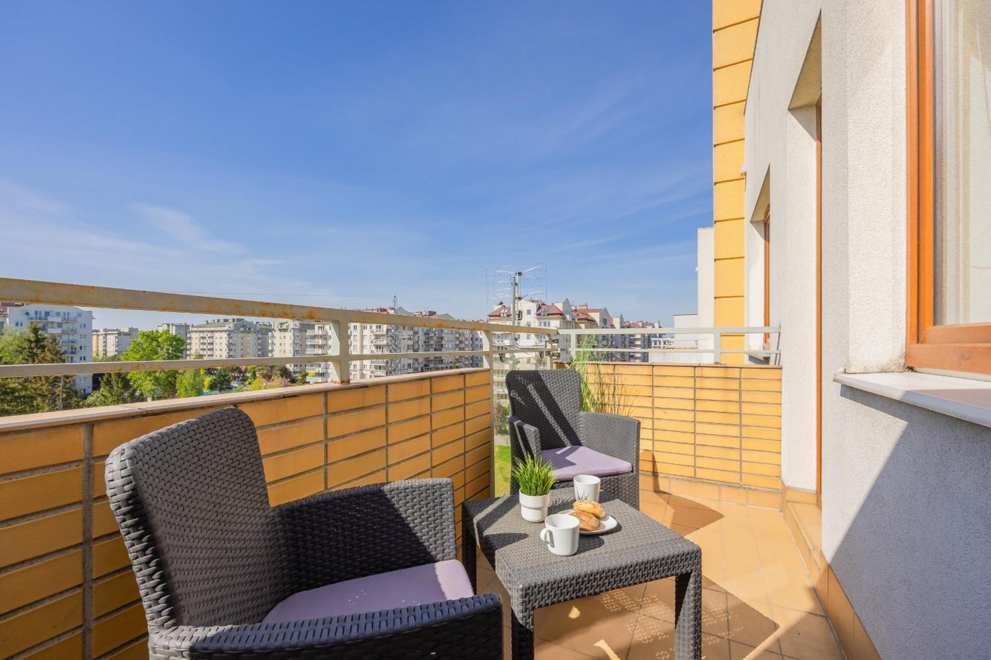 Apartament Spacious With Parking And Balcony By Renters *