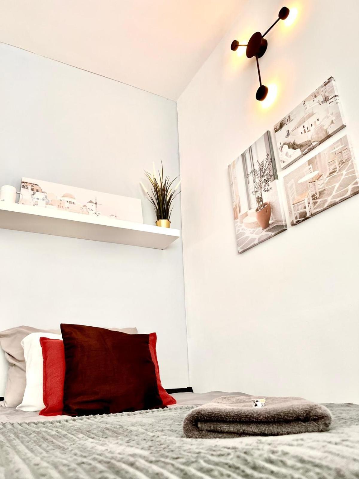 Căn hộ Super 1 Bed In Center *