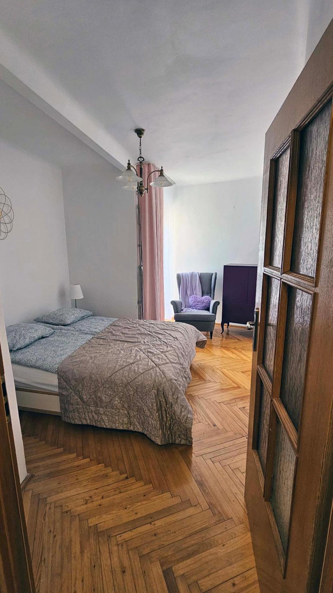 Centre 3-bedroom Comfort Apartment *