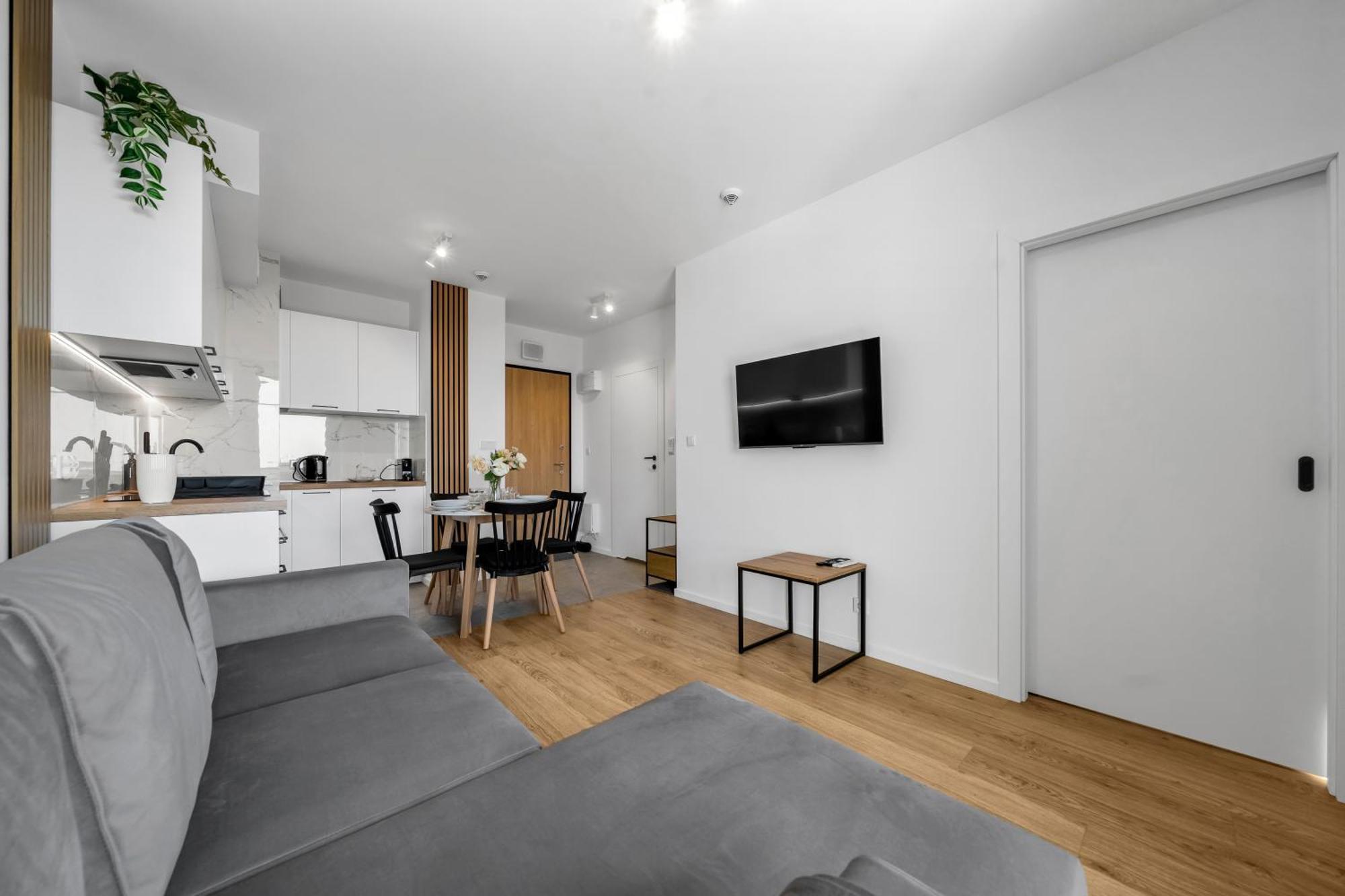 7th Floor Wlochy - Balcony, Workspace - By Rentujemy Apartment Warsaw