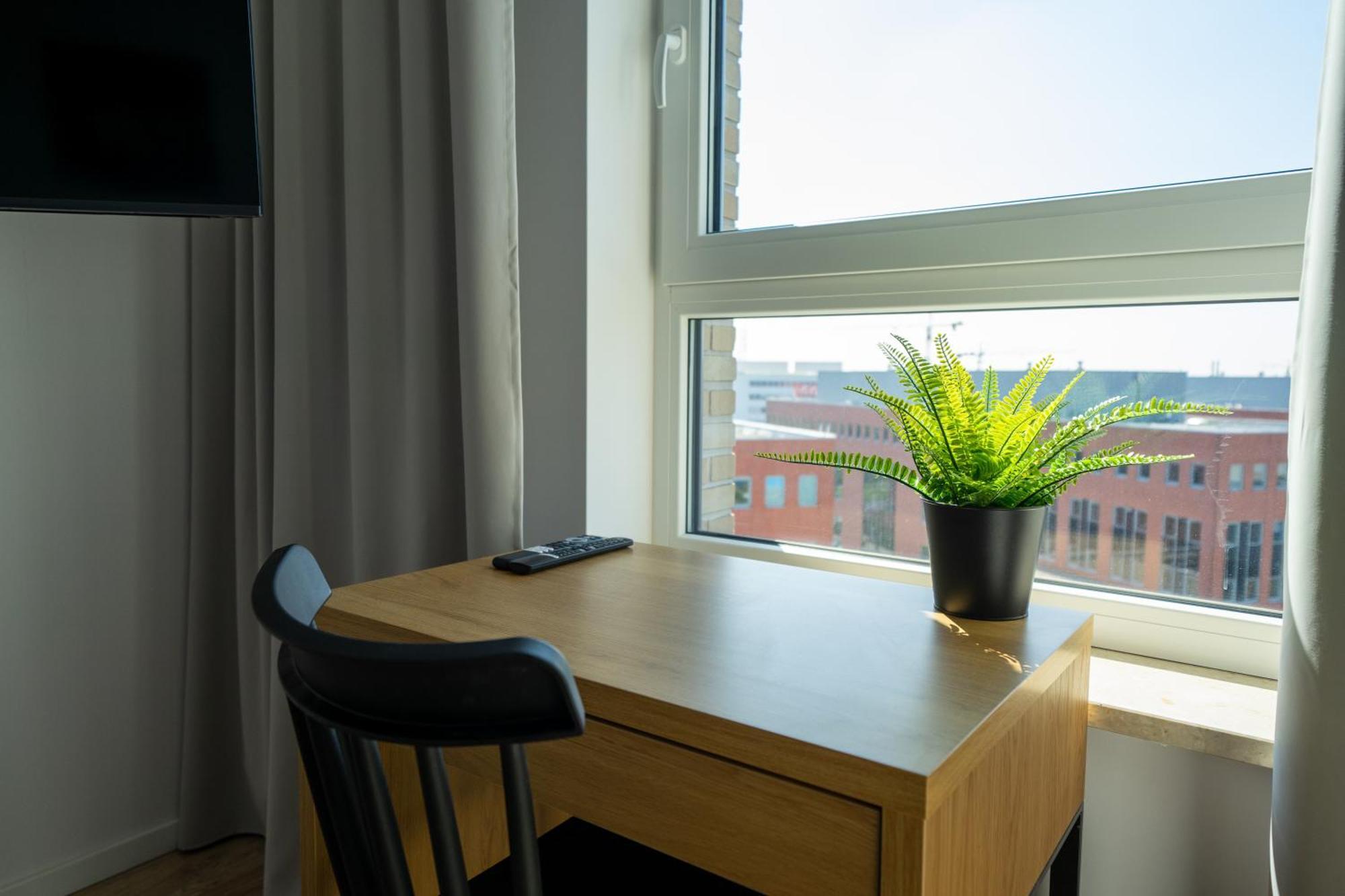 7th Floor Wlochy - Balcony, Workspace - By Rentujemy Apartment Warsaw