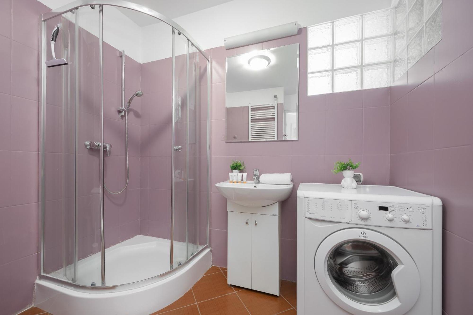 Apartment Rodzinne Studio Dla 4 Osob W Centrum Warszawy By Renters Warsaw