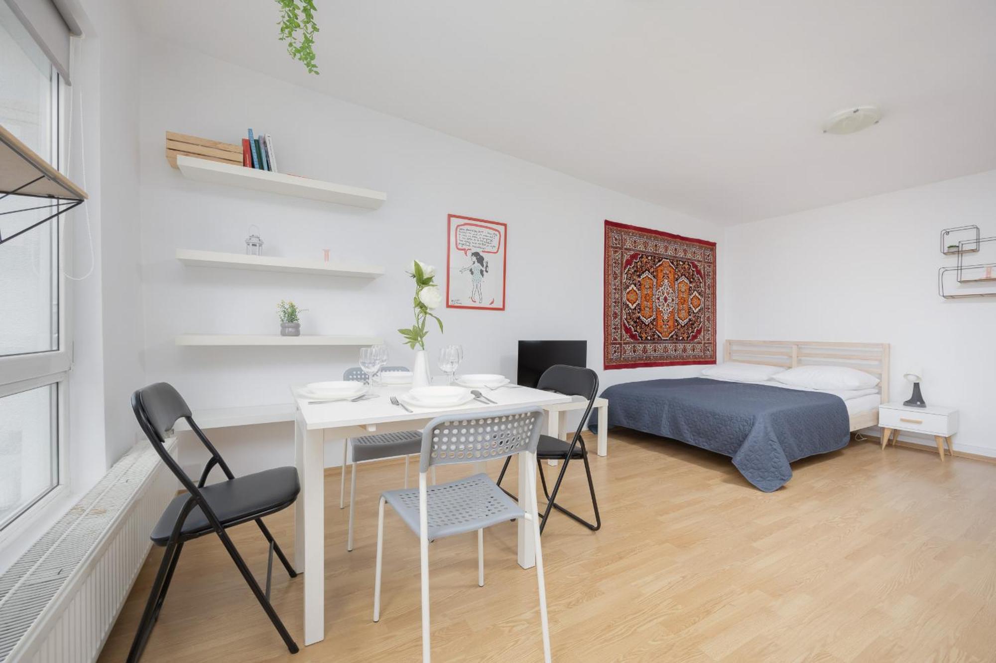 Apartment Rodzinne Studio Dla 4 Osob W Centrum Warszawy By Renters Warsaw