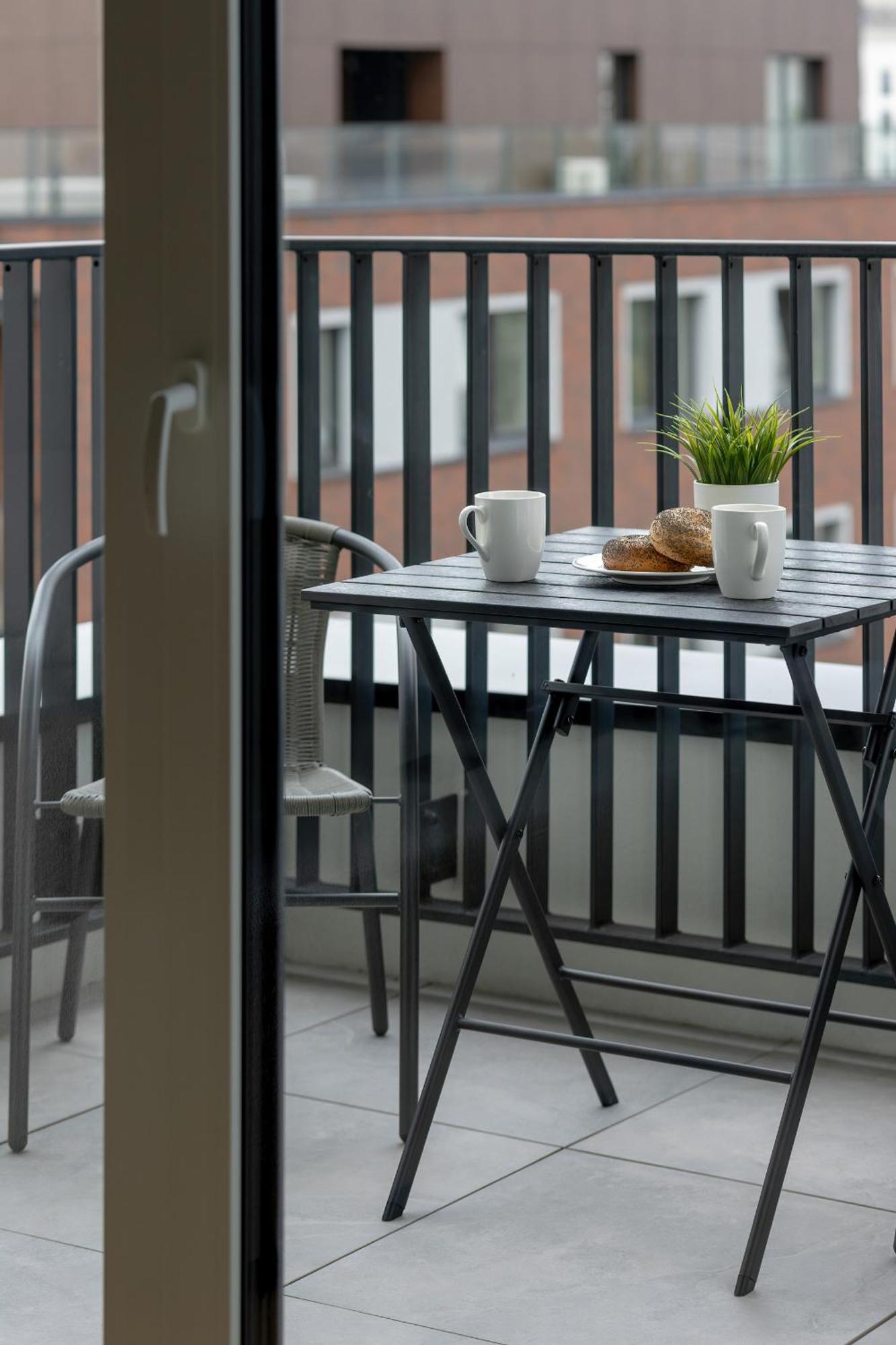Zupnicza Elegant With Balcony By Renters Warszawa