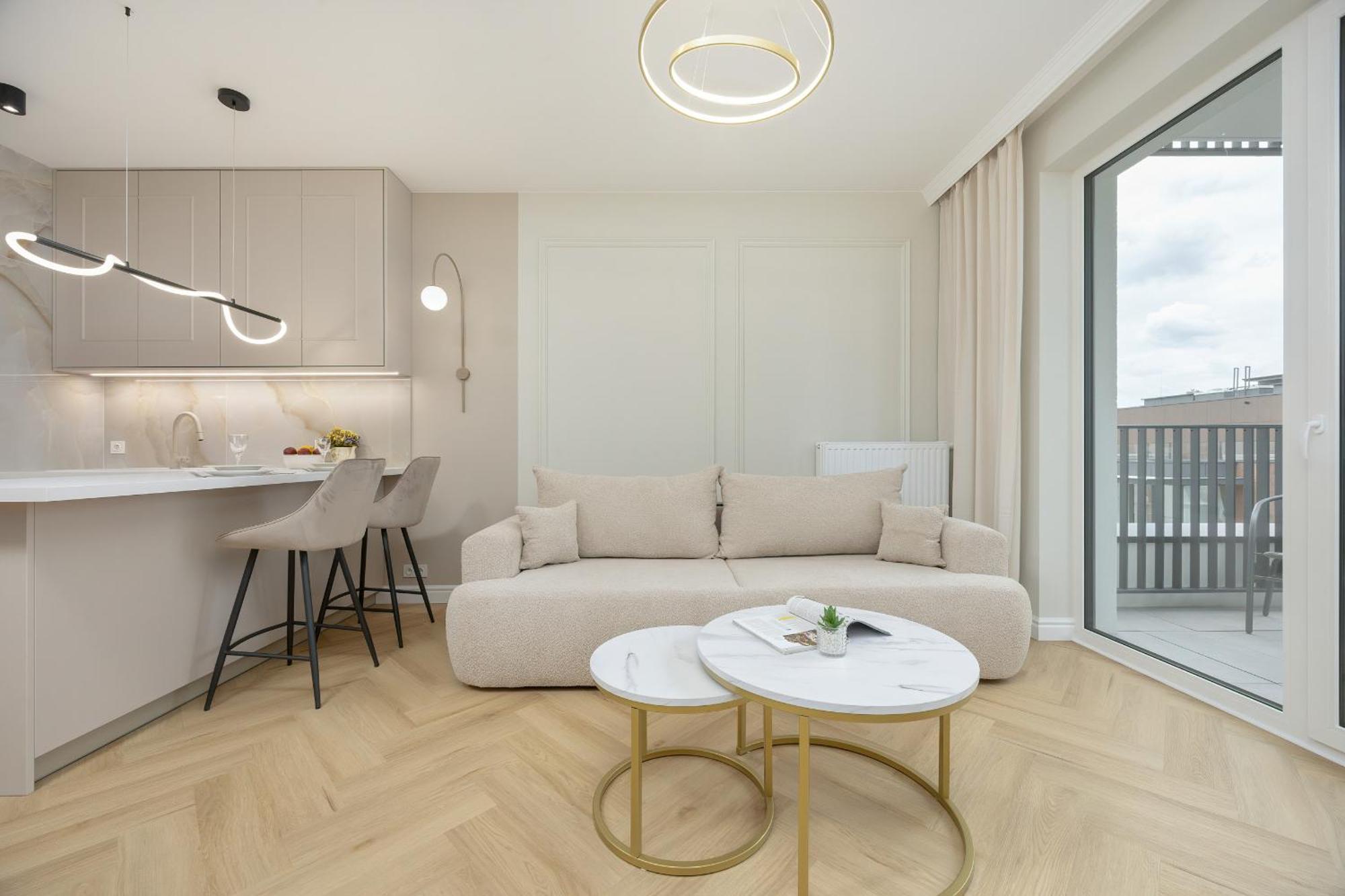 Zupnicza Elegant With Balcony By Renters Warszawa