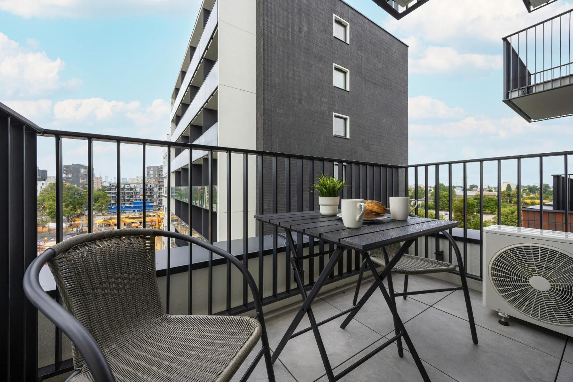 Zupnicza Elegant With Balcony By Renters Apartament *