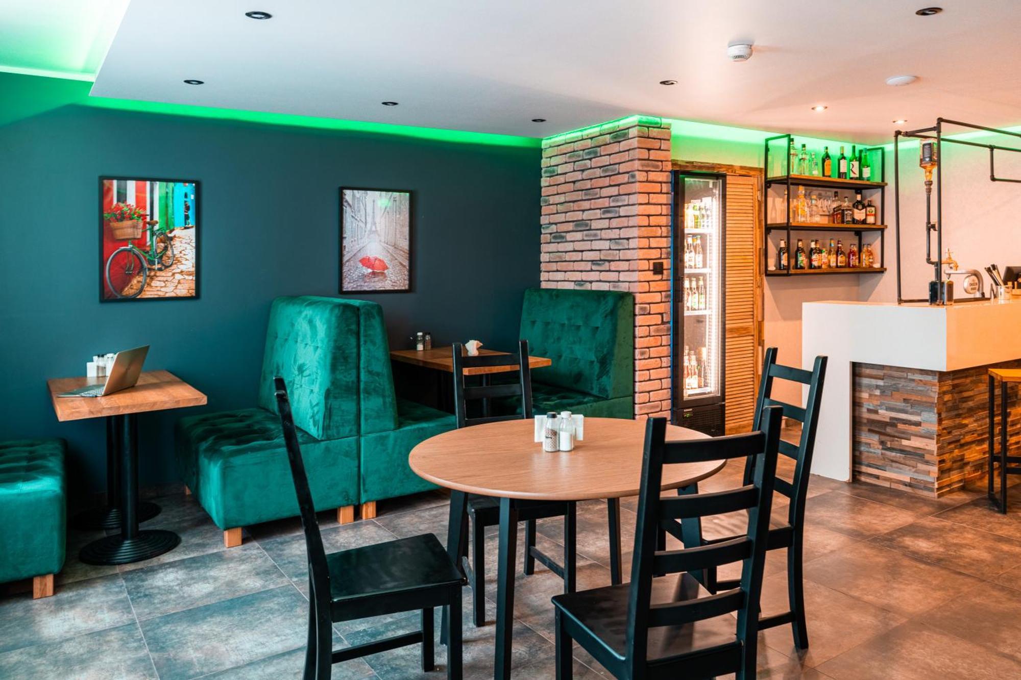 Aparthotel Centrum Szkoleniowo-konferencyjne 2*