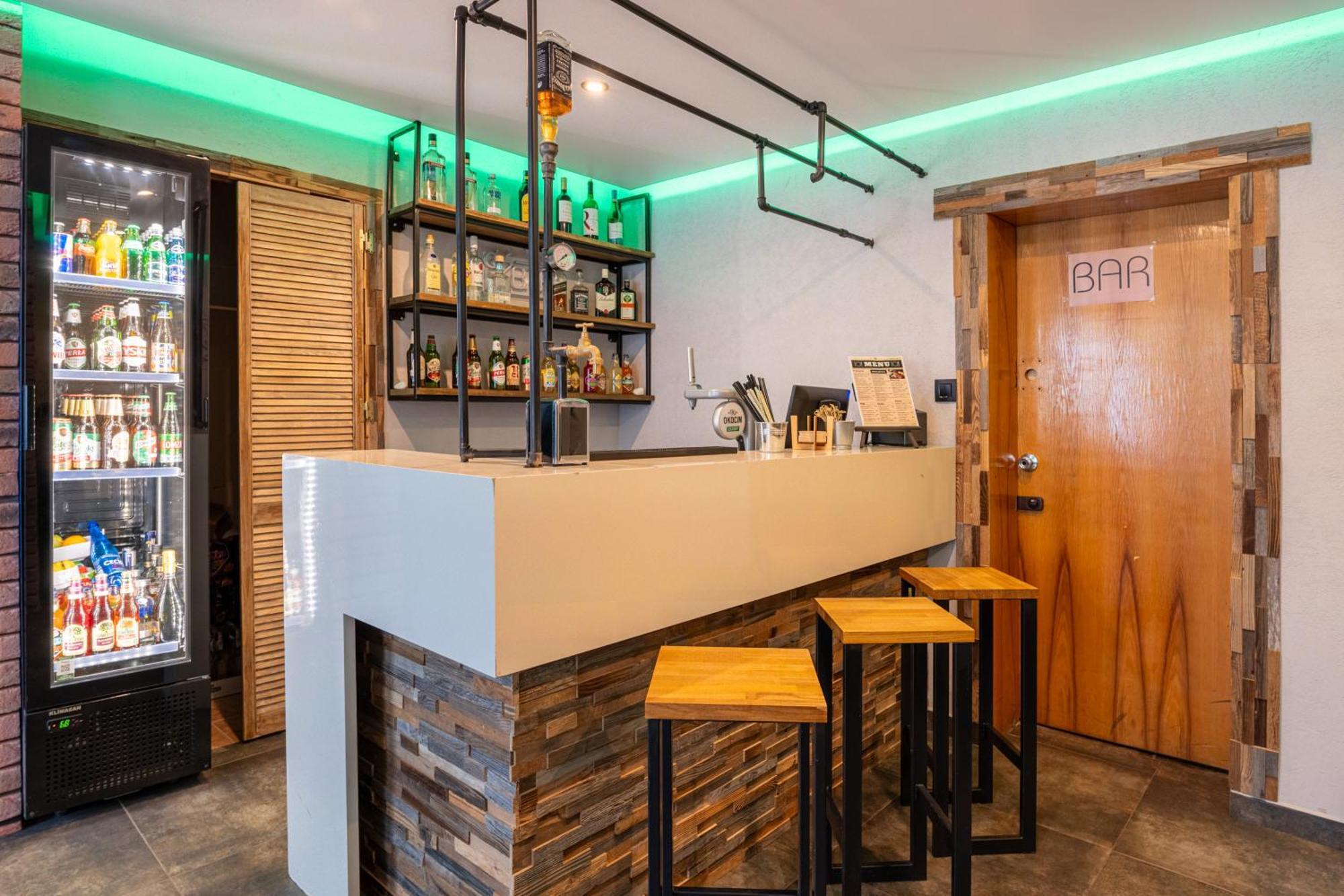 Aparthotel Centrum Szkoleniowo-konferencyjne 2*