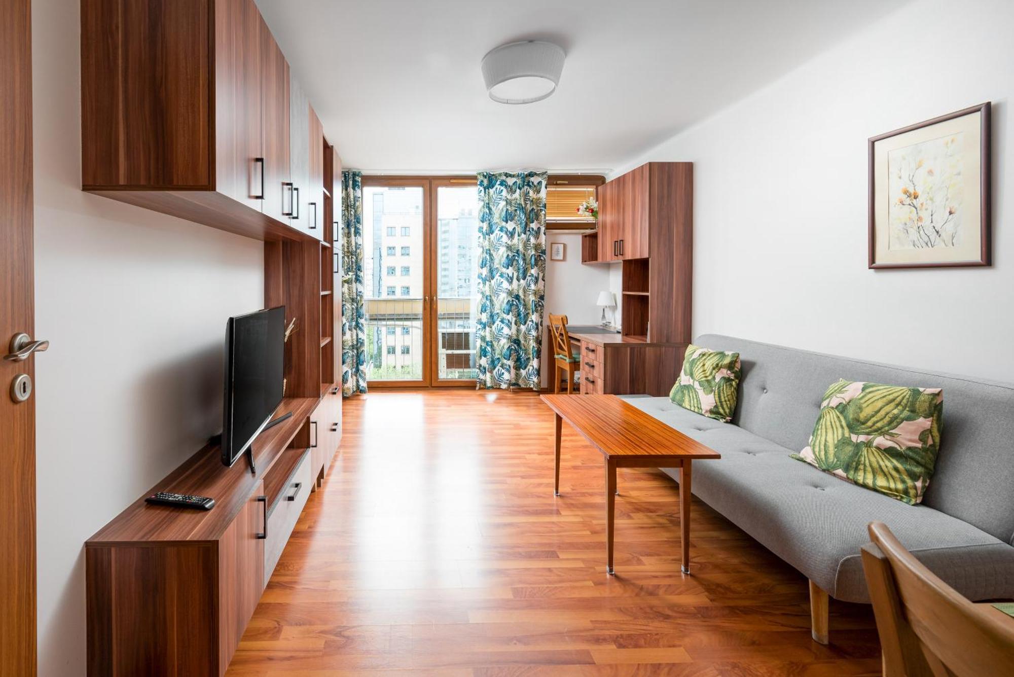 Park Mirowski Standard Apartment Warschau