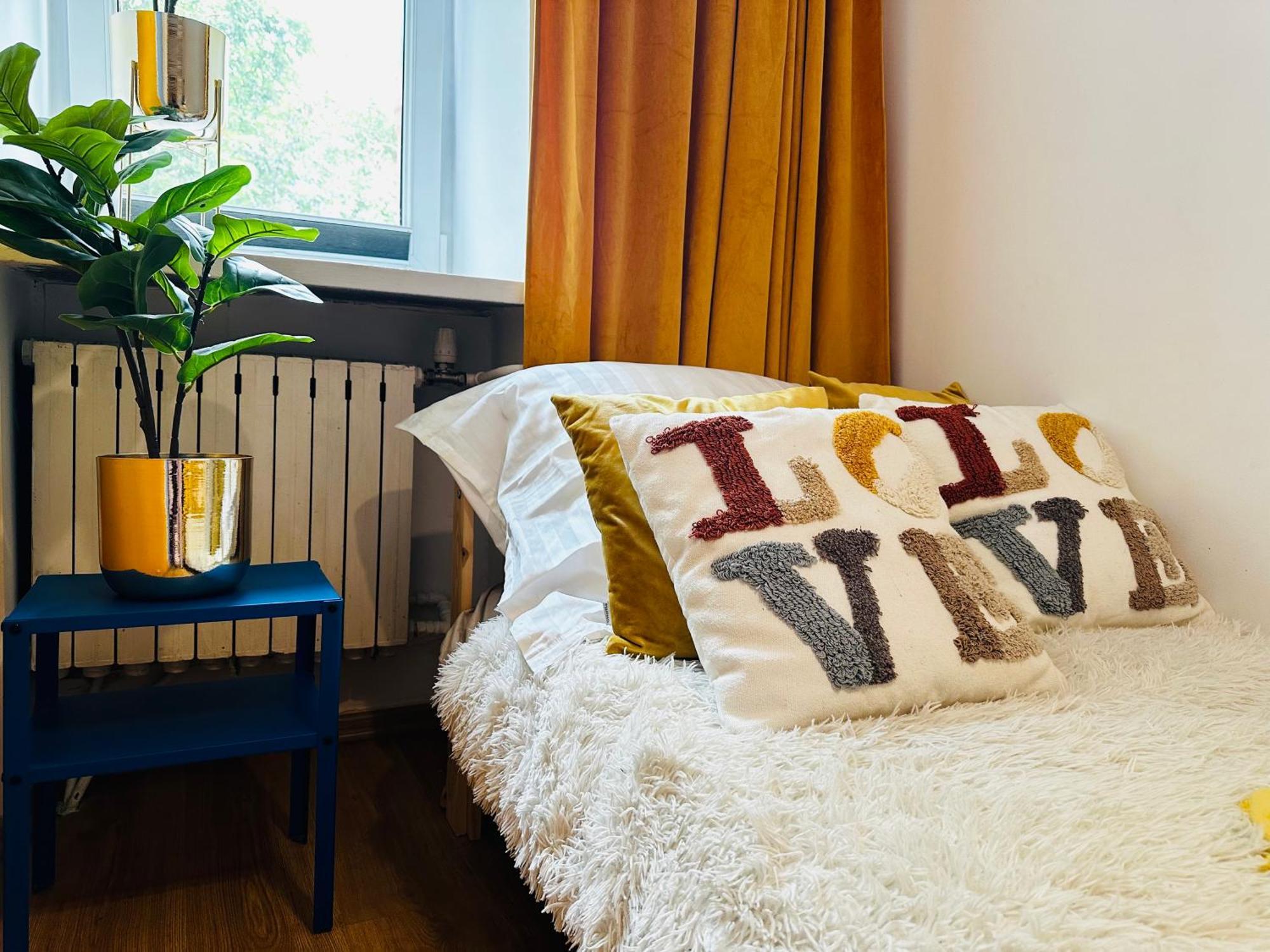 Luxury 4-bedroom In Centre - Self-check In & Fast Wifi Warsaw