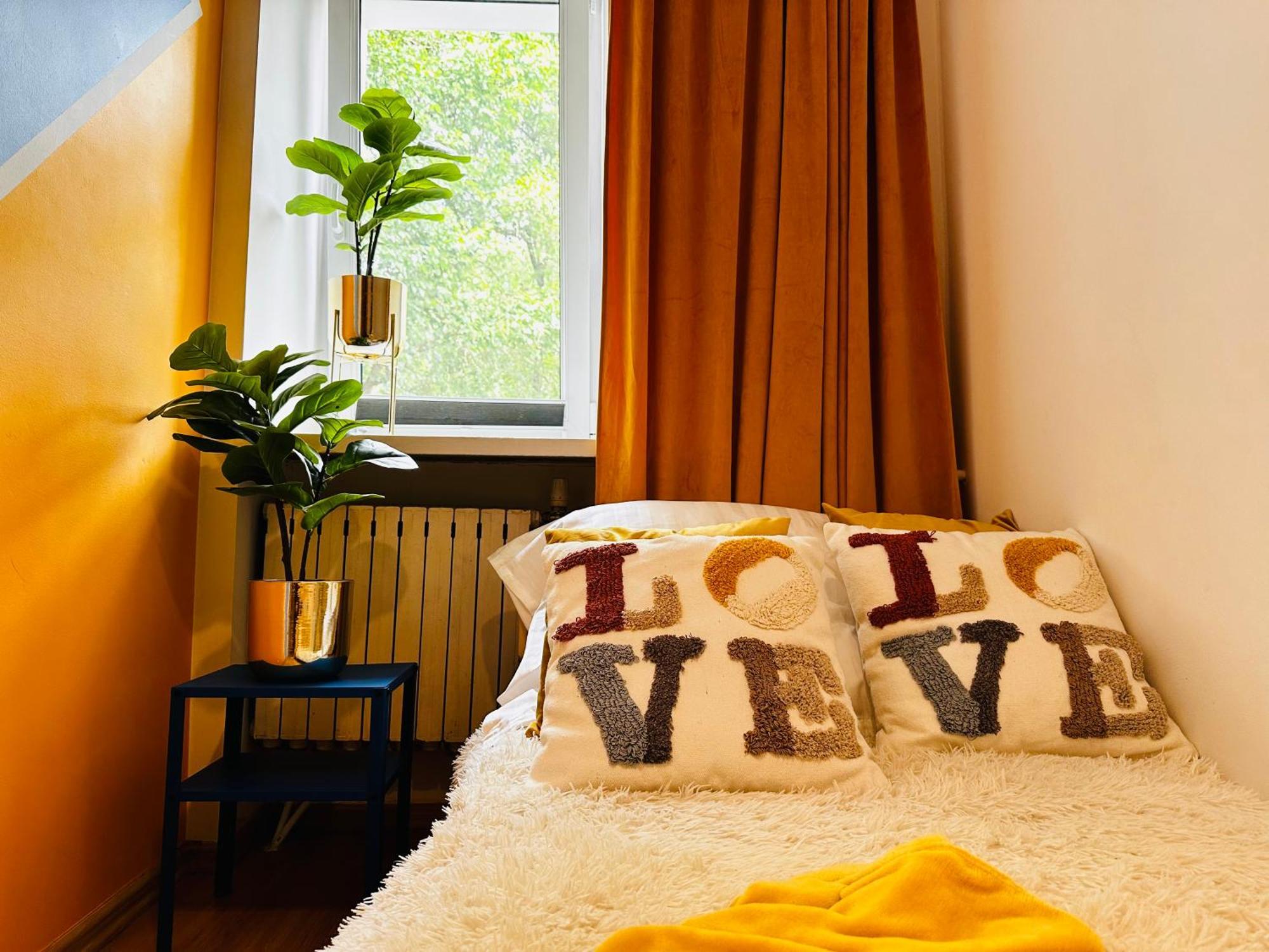 Căn hộ Luxury 4-bedroom In Centre - Self-check In & Fast Wifi