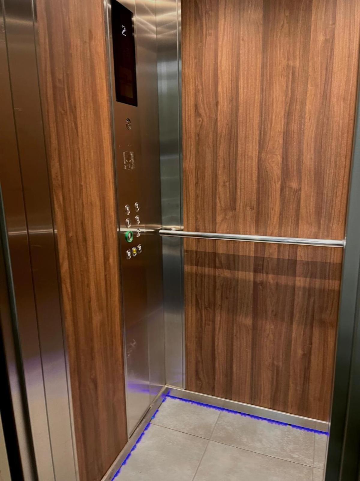 Amazing 1 Center, Sauna Apartment Warsaw