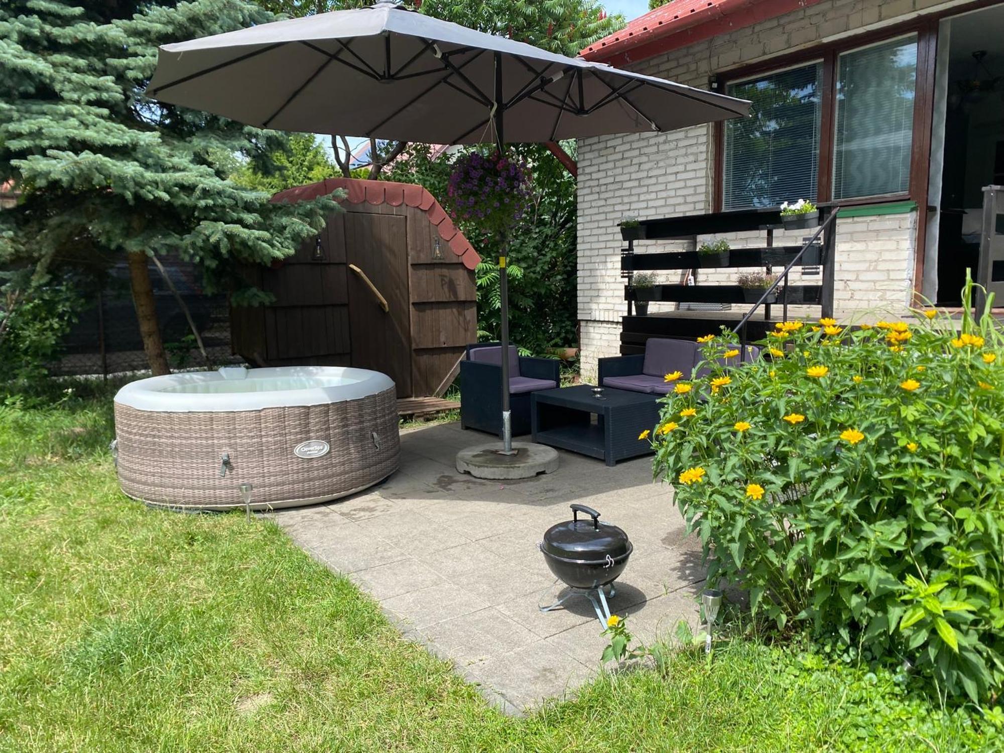 Cozy With A Private Yard * Varsóvia